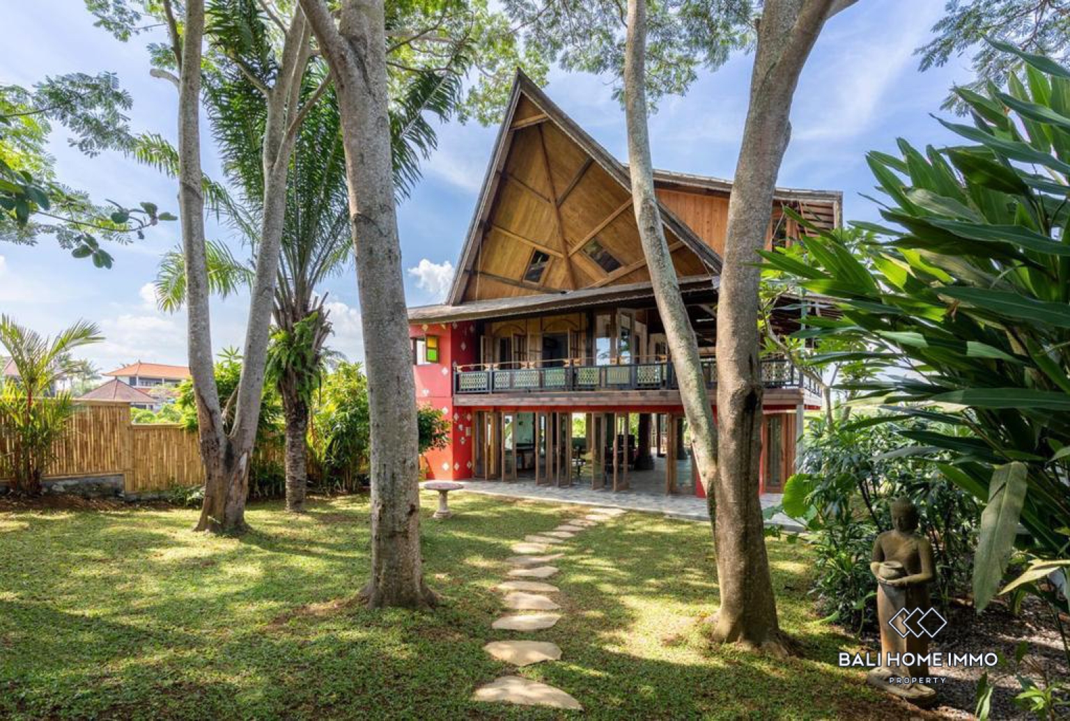 Antique 3-Bedroom Villa Surrounded by Rice Fields for Yearly rental in Bali Cemagi Beach view 14