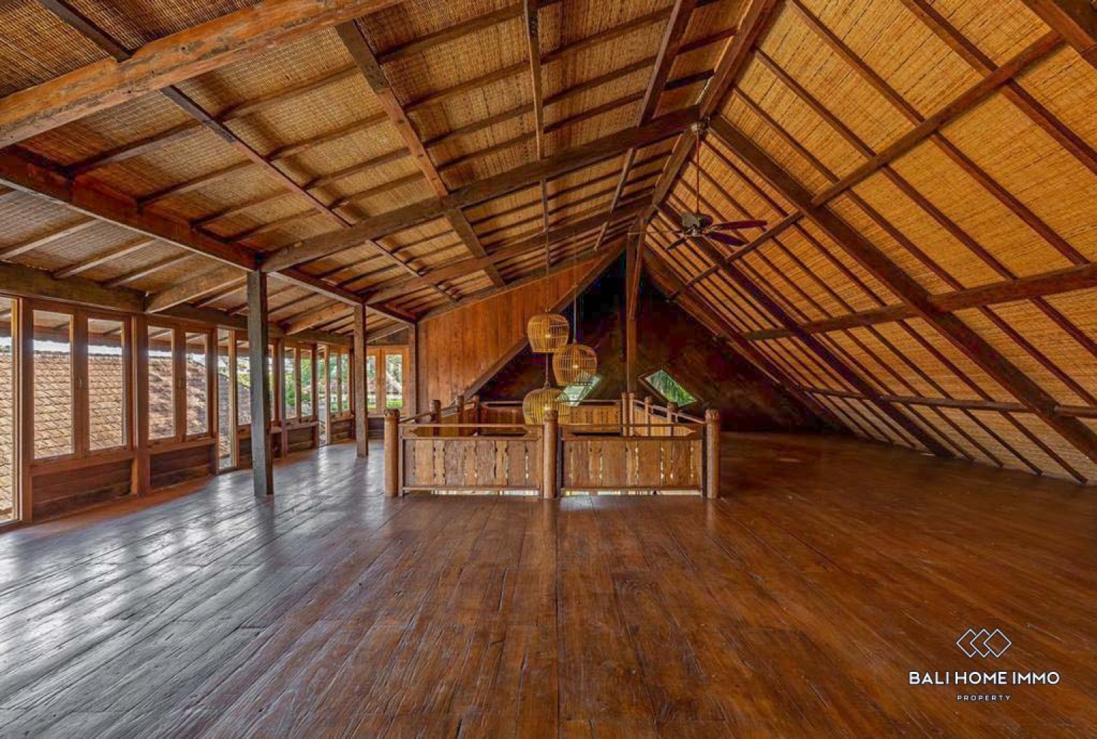Antique 3-Bedroom Villa Surrounded by Rice Fields for Yearly rental in Bali Cemagi Beach view 11