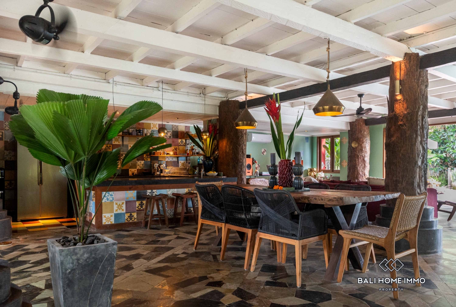 Antique 3-Bedroom Villa Surrounded by Rice Fields for Yearly rental in Bali Cemagi Beach view 4