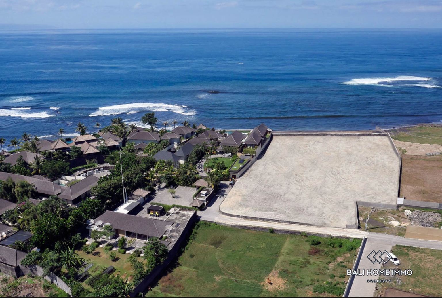 Terrain de 8800 m² en bord de mer zone rose à vendre à Pabean Beach, Sukawati view 2