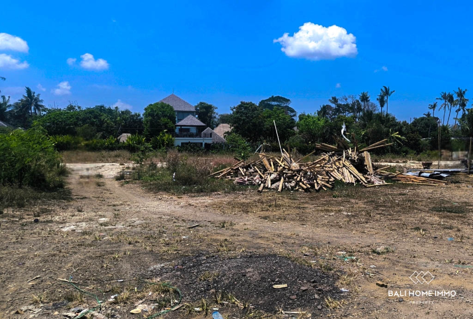 Beachside 294.5 m2 Land for Sale in Seseh view 4