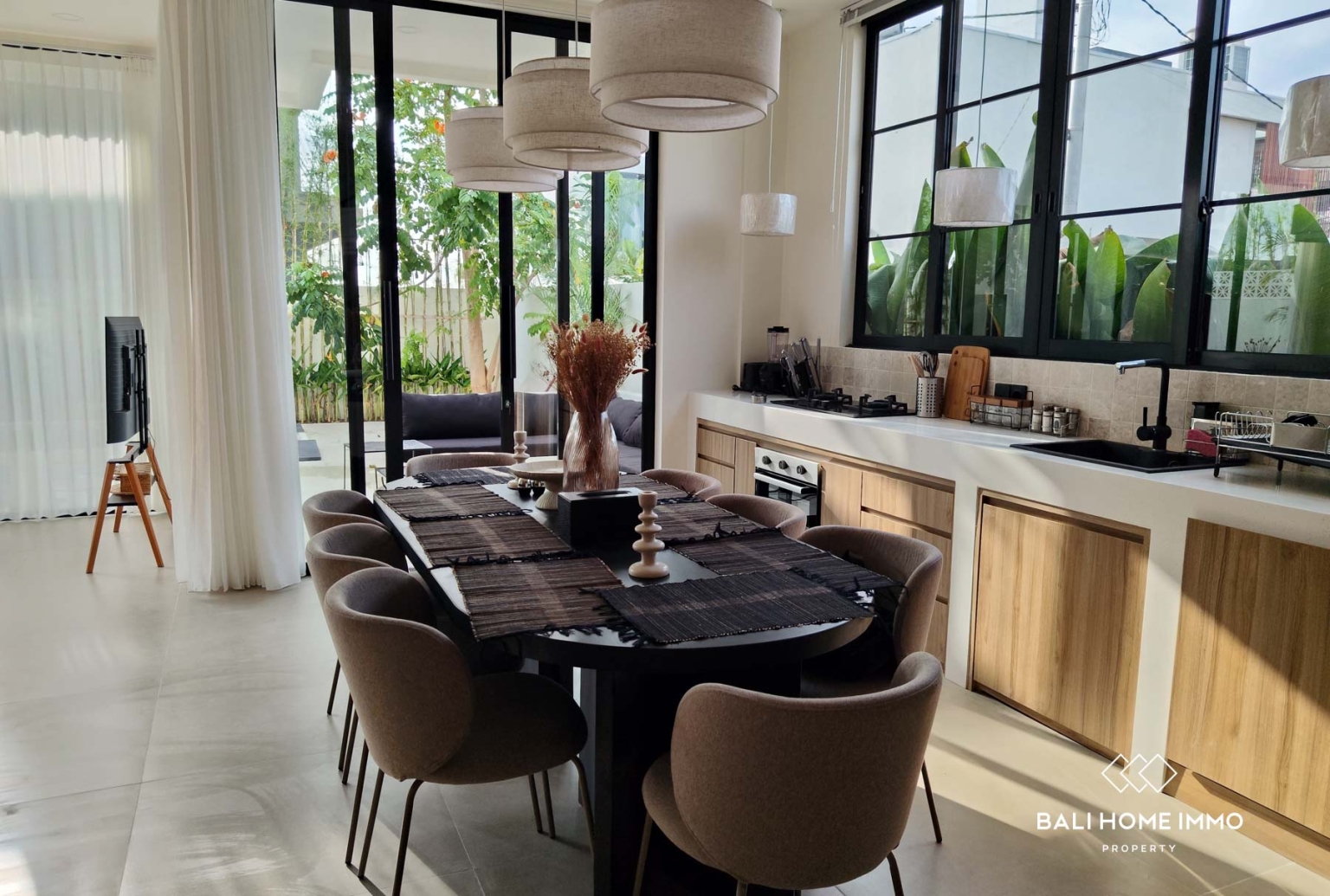 Villa de 4 chambres en bord de mer avec vue sur les rizières depuis le toit, à vendre à Cemagi, Bali view 3