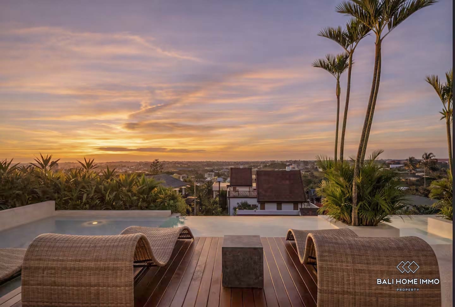 Beautiful 1 Bedrooms apartment with rooftop for sale in bali Canggu berawa view 14