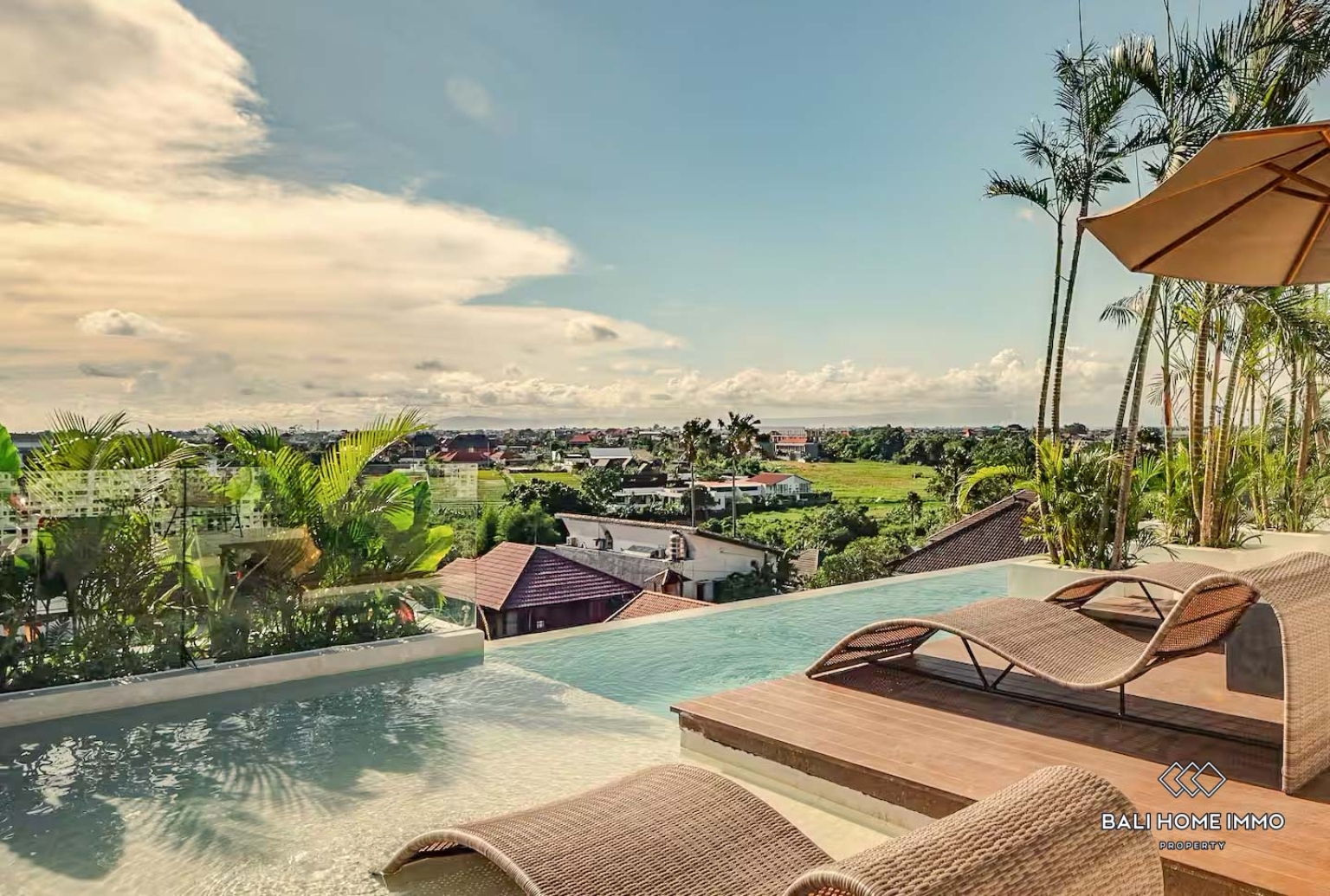 Beautiful 1 Bedrooms apartment with rooftop for sale in bali Canggu berawa view 12