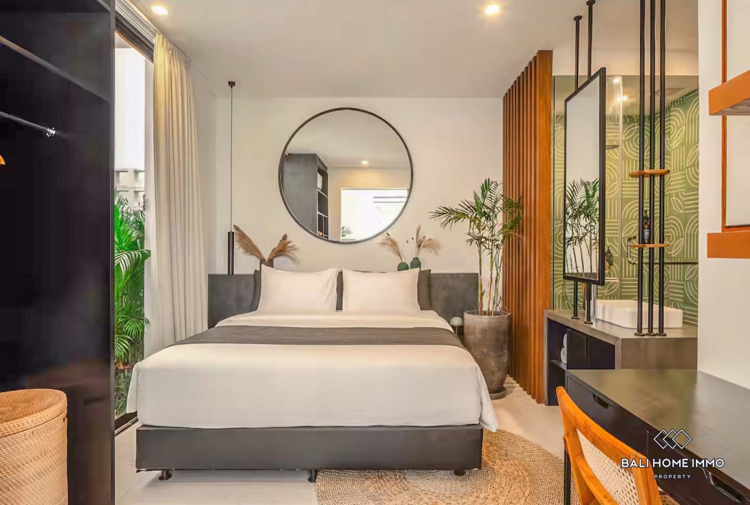 Beautiful 1 Bedrooms apartment with rooftop for sale in bali Canggu berawa view 5