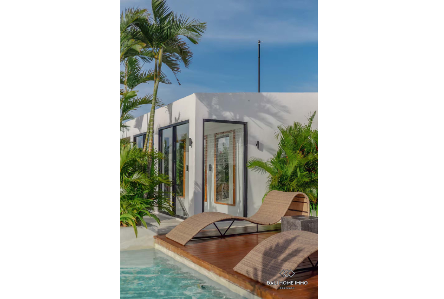Beautiful 1 Bedrooms apartment with rooftop for sale in bali Canggu berawa view 9
