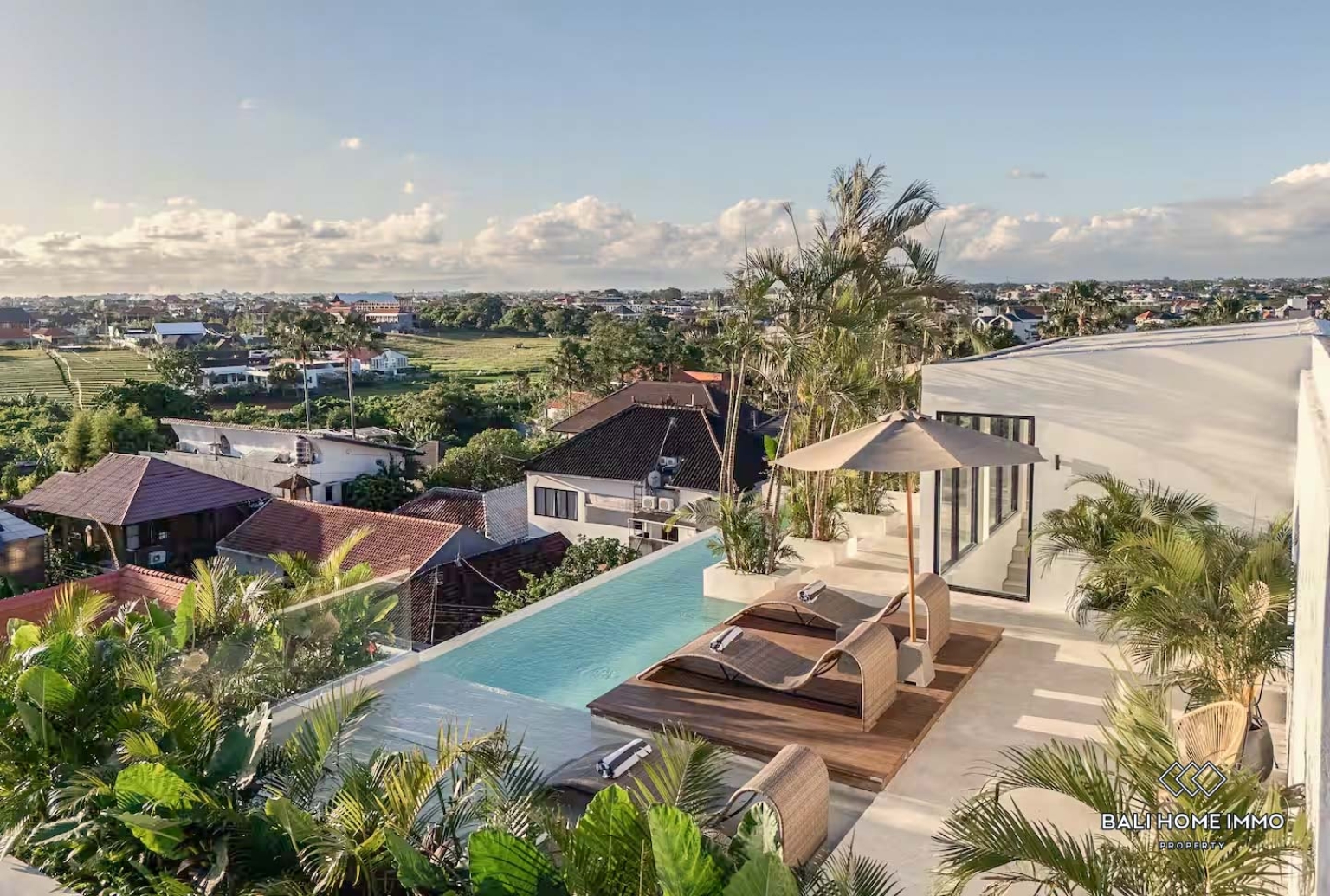 Beautiful 1 Bedrooms apartment with rooftop for sale in bali Canggu berawa view 17