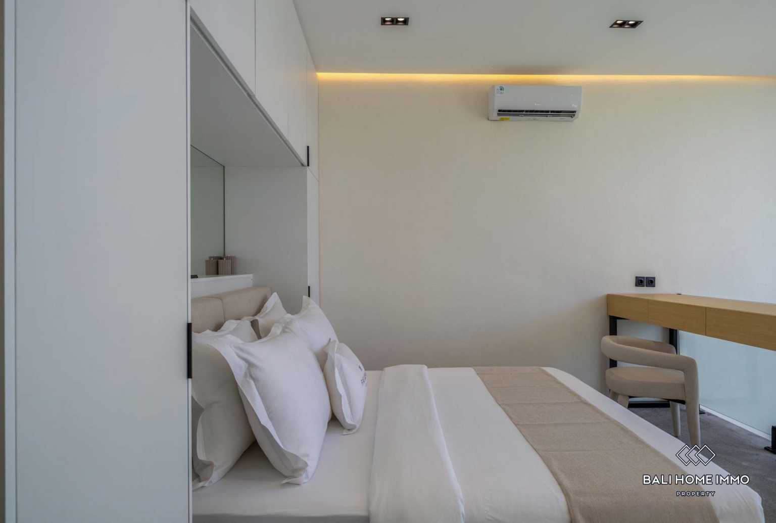 beautiful 1 Bedrooms private villa inside a villa complex for monthly rental in Canggu Berawa view 10
