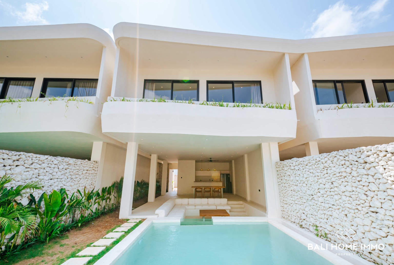BEAUTIFUL 2 BEDROOM ELEGANT VILLA FOR SALE LEASEHOLD IN UNGASAN view 2