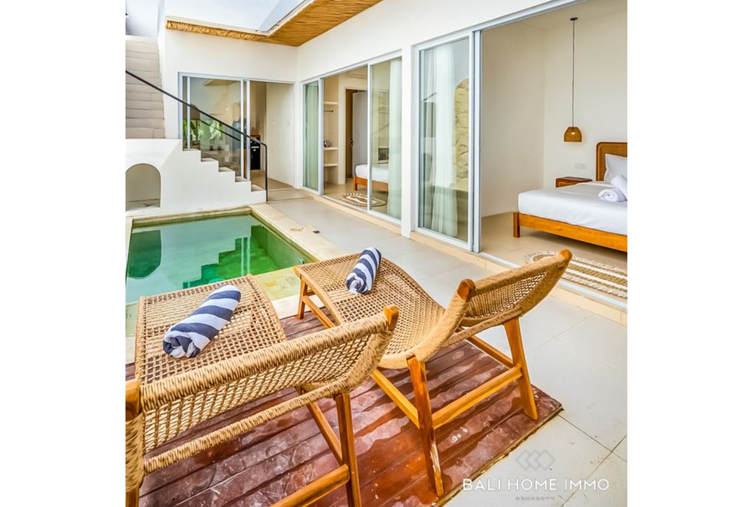 VILLA INDAH 2 KAMAR TIDUR DENGAN ATAP UNTUK DIJUAL DI MELASTI view 3