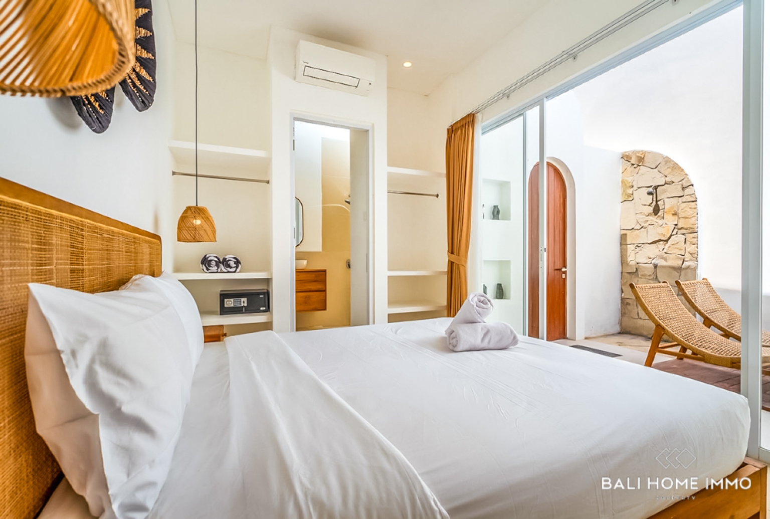 VILLA INDAH 2 KAMAR TIDUR DENGAN ATAP UNTUK DIJUAL DI MELASTI view 9