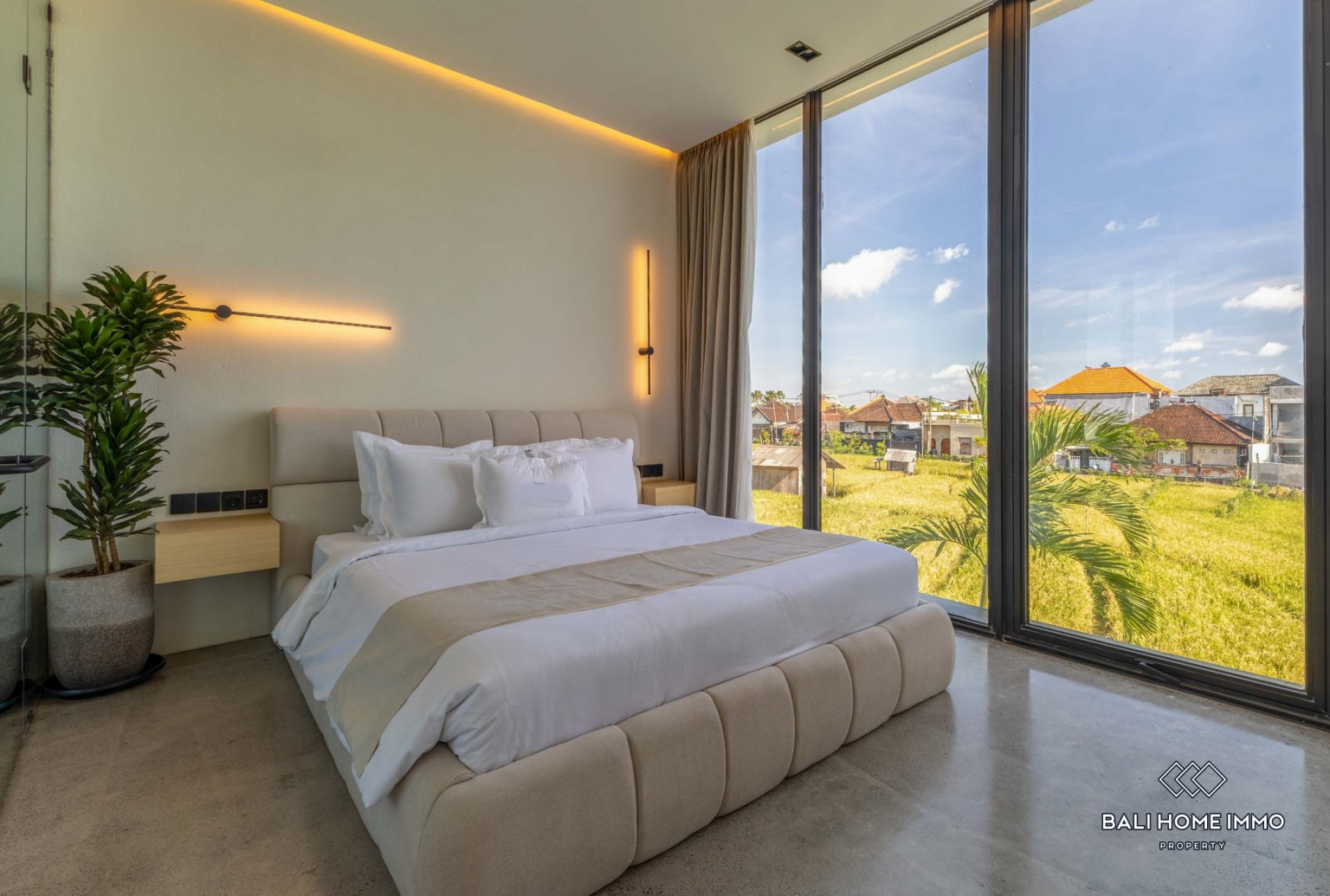 beautiful 2 Bedrooms private villa inside a villa complex for monthly rental in Canggu Berawa view 16