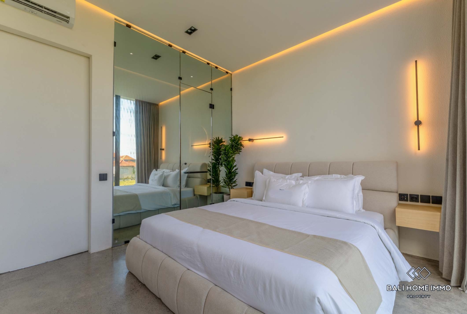 beautiful 2 Bedrooms private villa inside a villa complex for monthly rental in Canggu Berawa view 21