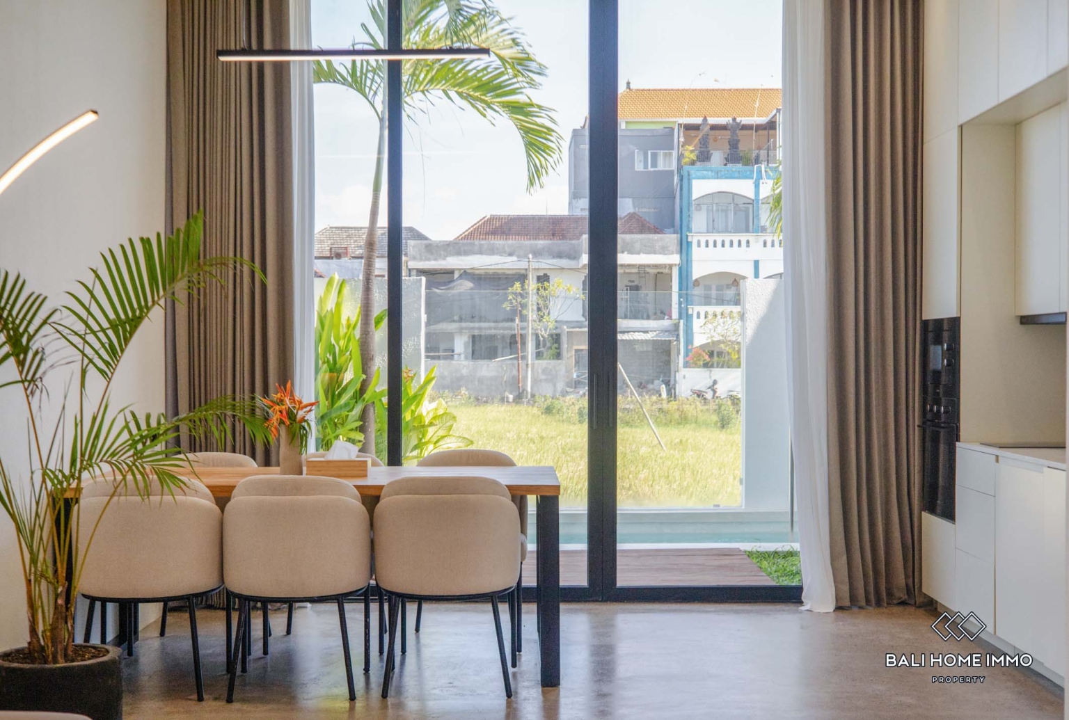 beautiful 2 Bedrooms private villa inside a villa complex for monthly rental in Canggu Berawa view 12