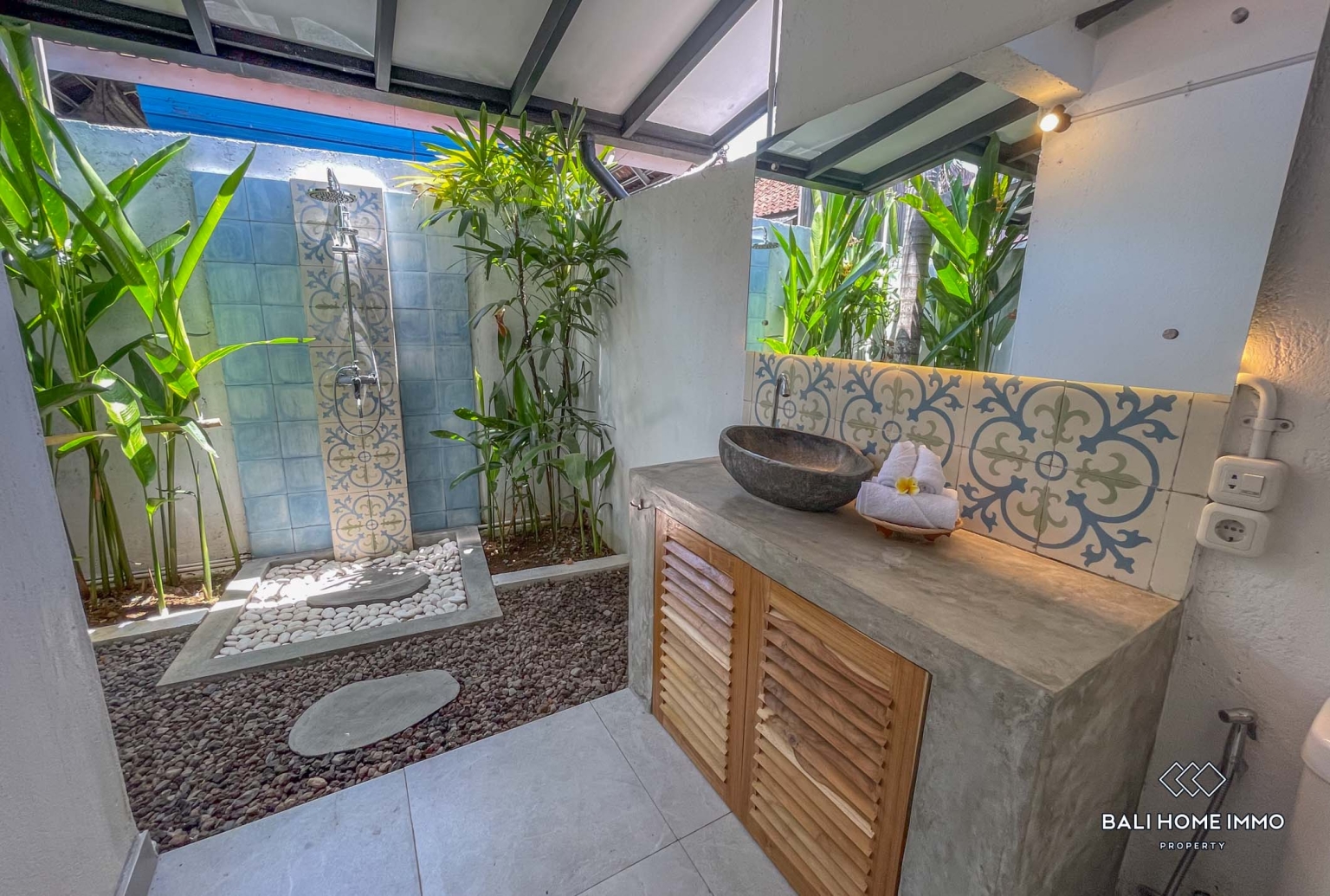 Belle villa de 2 chambres à louer à Bali Canggu côté résidentiel Buduk view 11