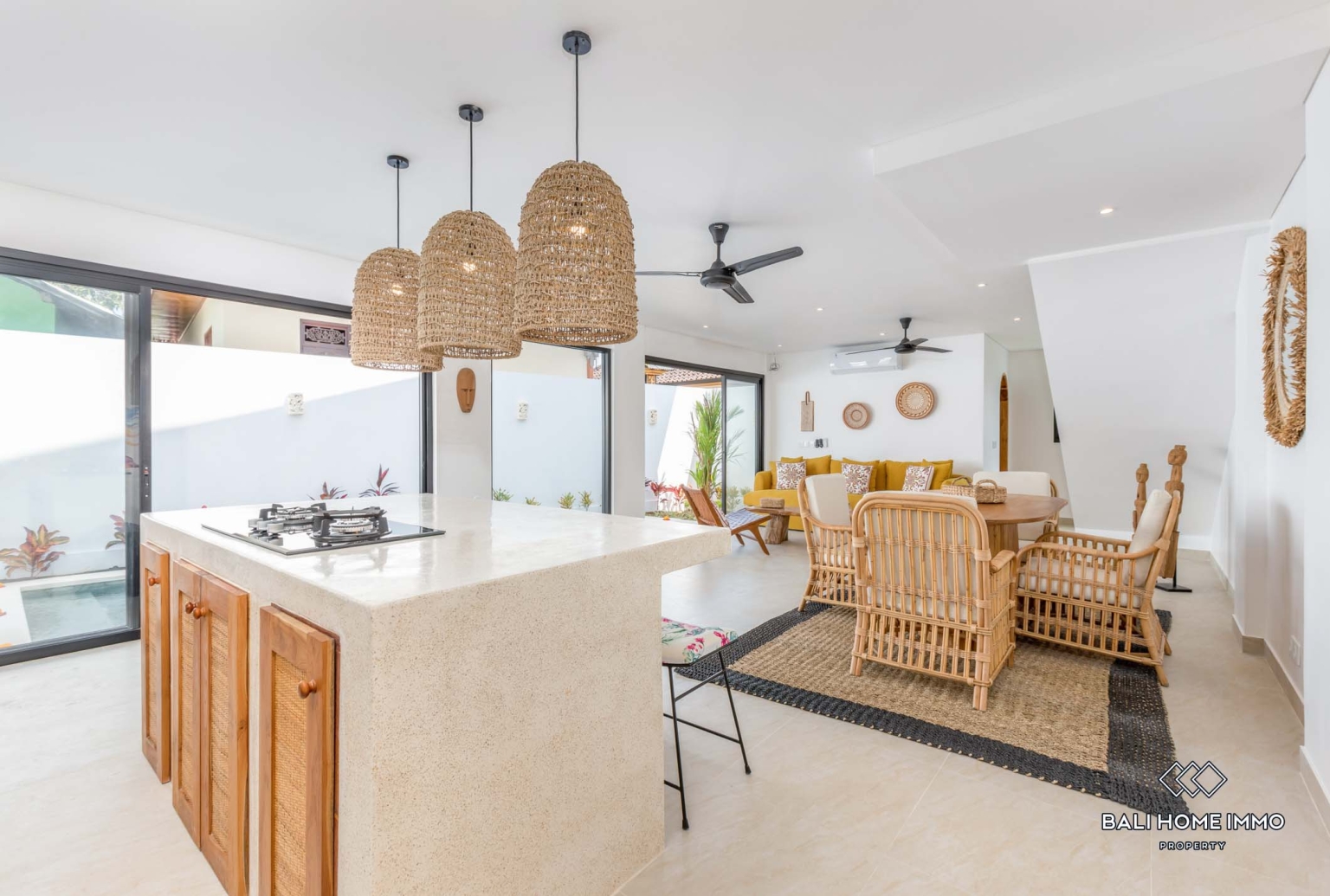 Villa 2 Kamar yang Indah Dijual di Kawasan Perumahan Kerobokan Bali view 8