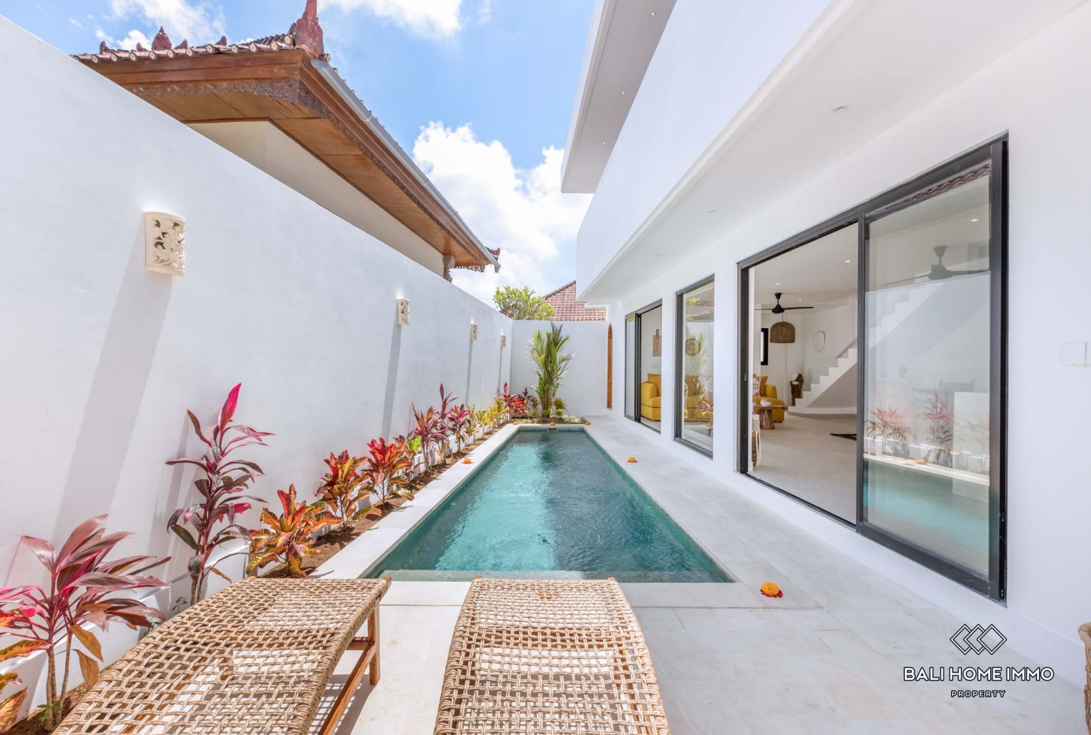 Villa 2 Kamar yang Indah Dijual di Kawasan Perumahan Kerobokan Bali view 27