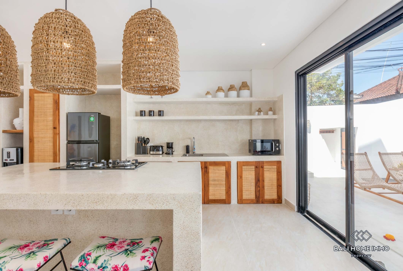 Villa 2 Kamar yang Indah Dijual di Kawasan Perumahan Kerobokan Bali view 10