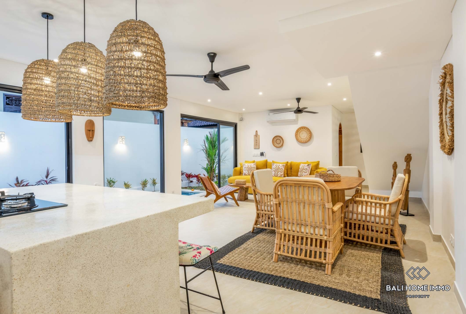Villa 2 Kamar yang Indah Dijual di Kawasan Perumahan Kerobokan Bali view 5