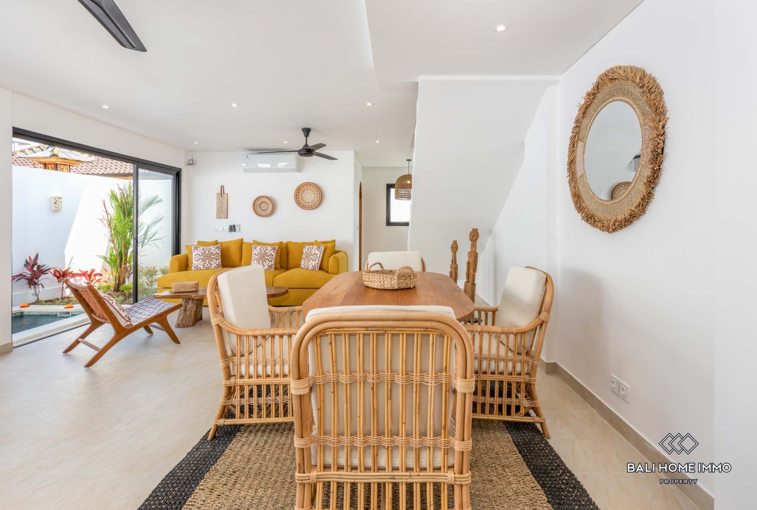 Villa 2 Kamar yang Indah Dijual di Kawasan Perumahan Kerobokan Bali view 6