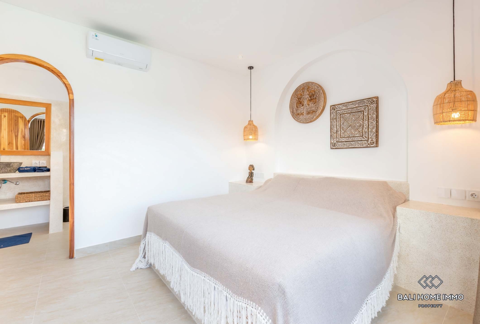 Villa 2 Kamar yang Indah Dijual di Kawasan Perumahan Kerobokan Bali view 20