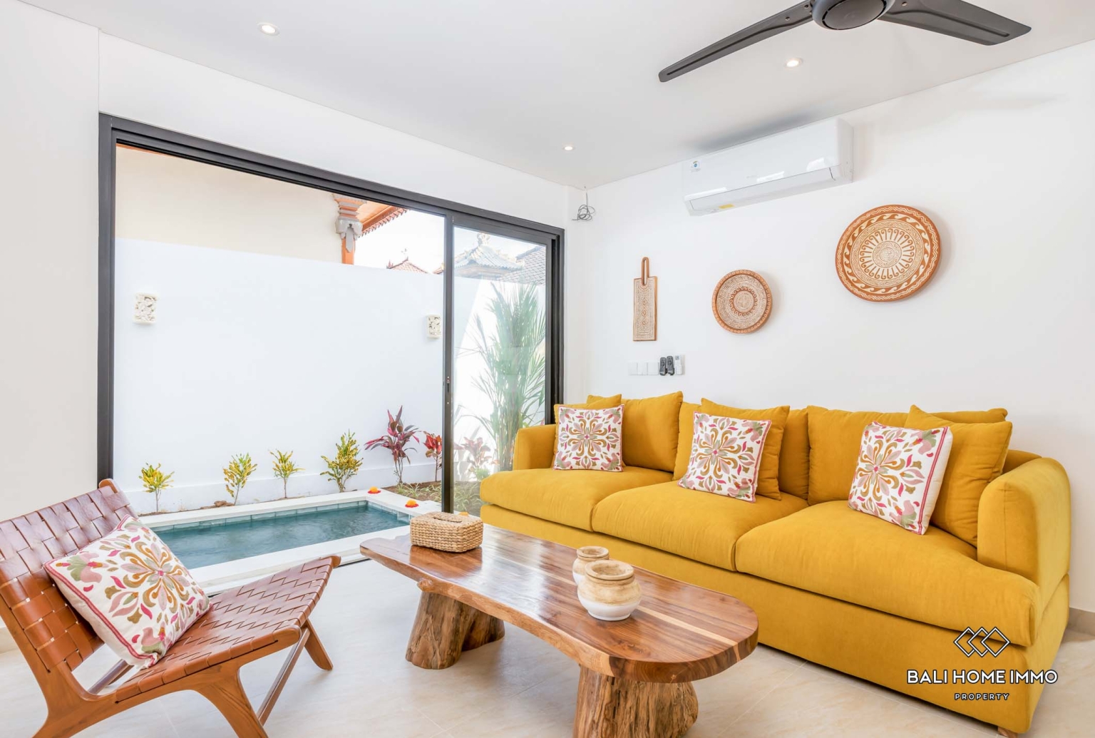 Villa 2 Kamar yang Indah Dijual di Kawasan Perumahan Kerobokan Bali view 2