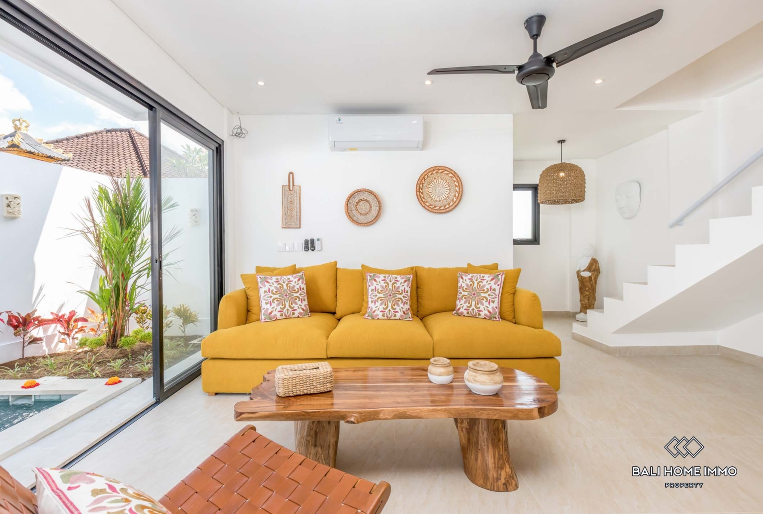 Villa 2 Kamar yang Indah Dijual di Kawasan Perumahan Kerobokan Bali view 3