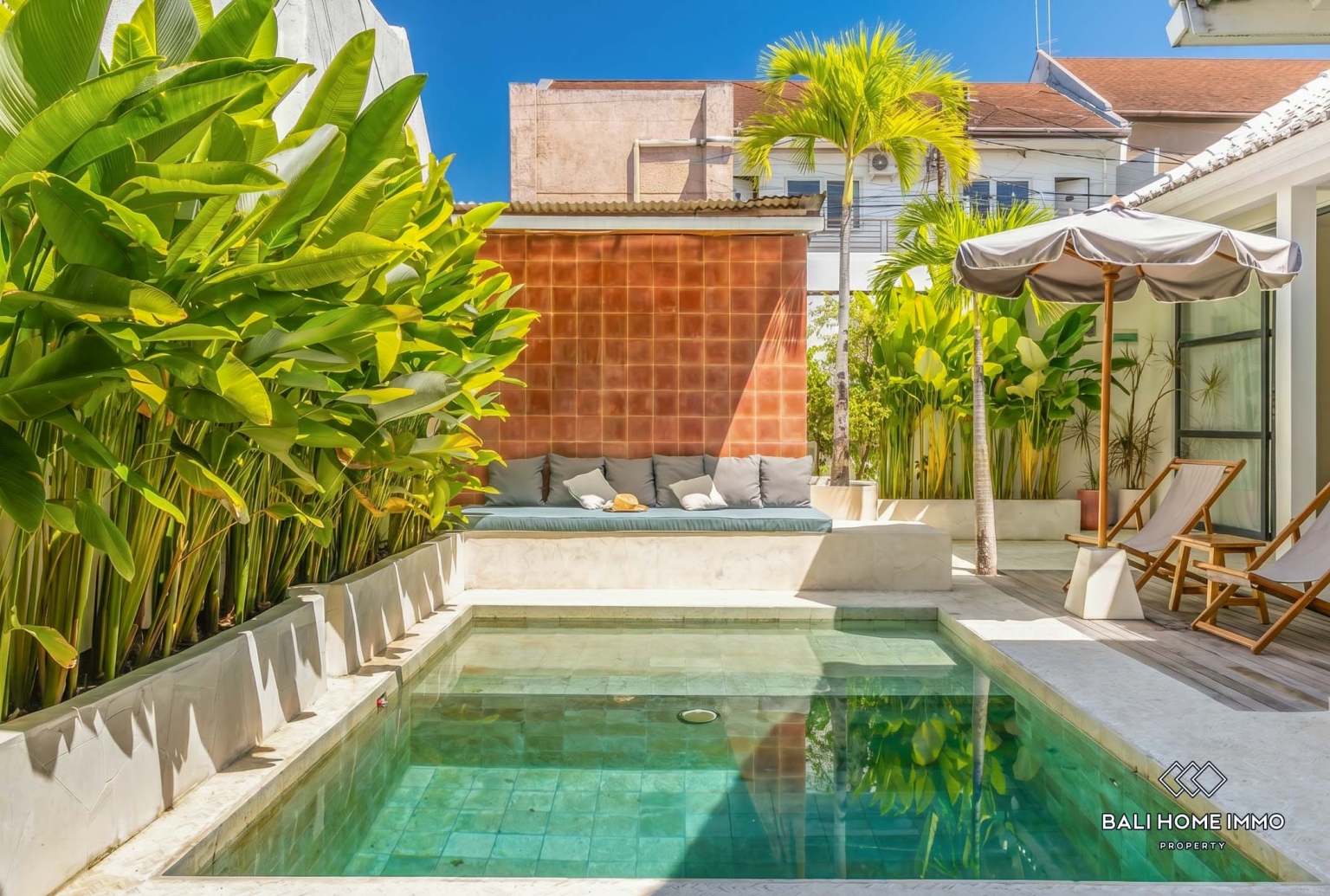 Beautiful 2 Bedrooms villa for sale leasehold in the heart of Berawa, Bali Canggu view 13