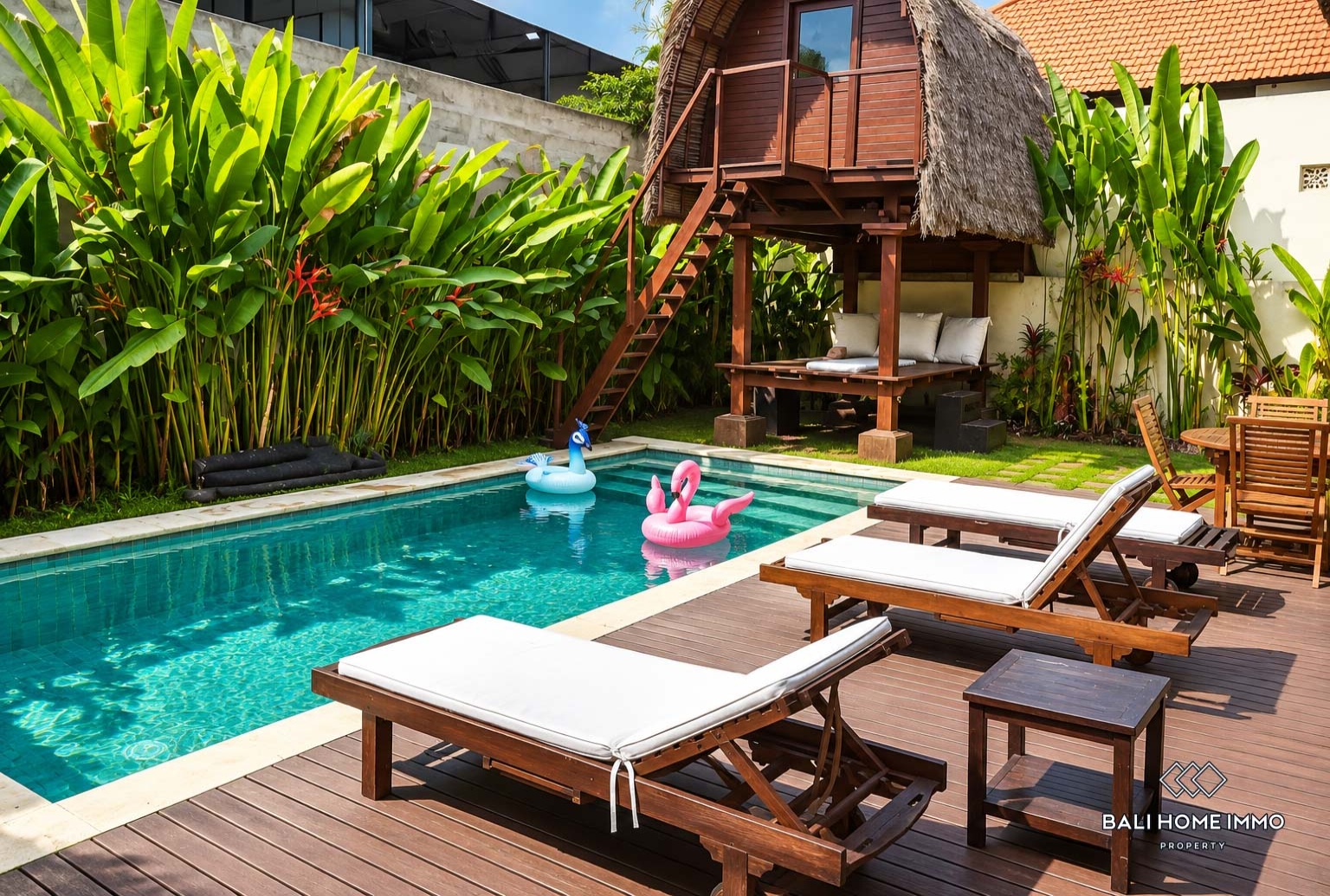 Beautiful 2 Bedrooms villa with Joglo for sale Freehold in Bali, Canggu berawa view 12
