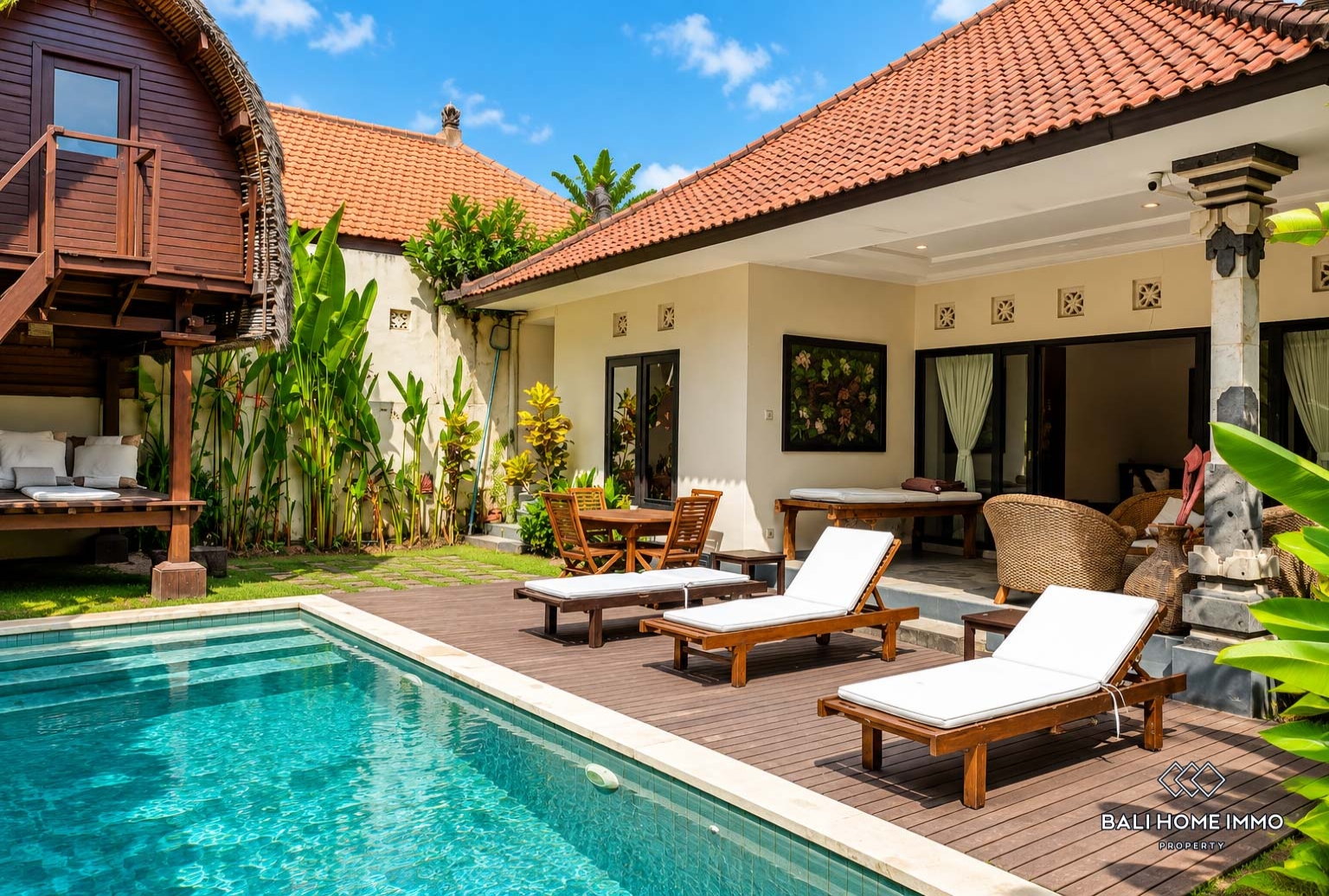 Beautiful 2 Bedrooms villa with Joglo for sale Freehold in Bali, Canggu berawa view 10