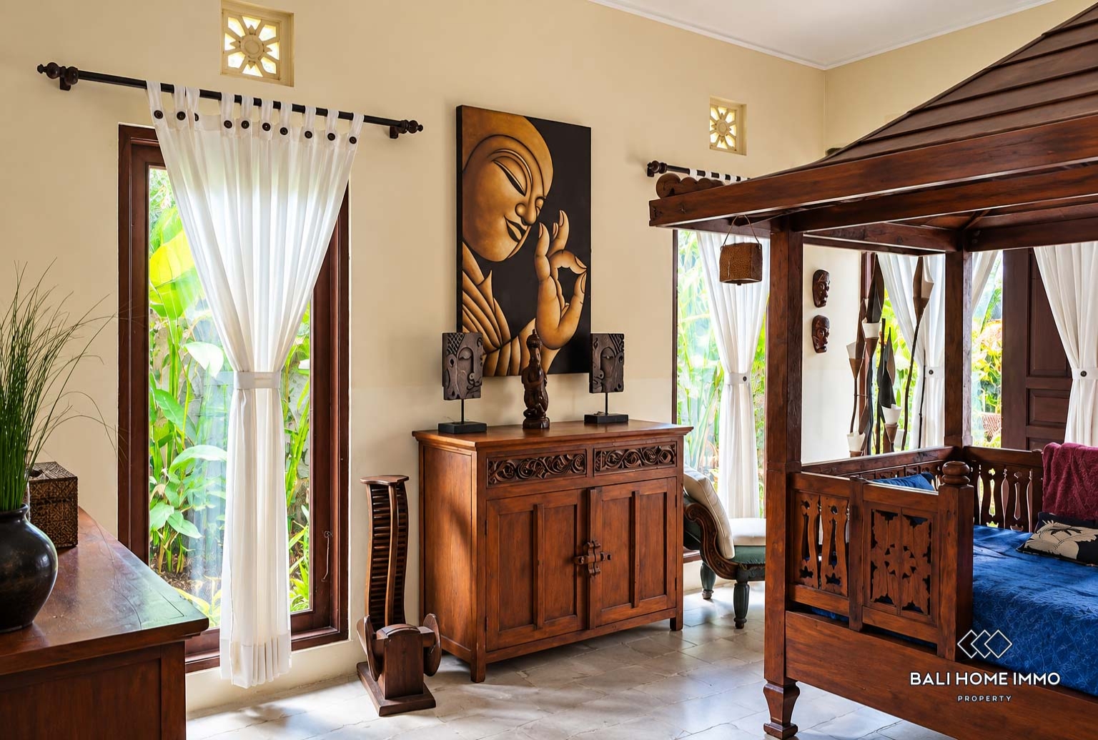 Beautiful 2 Bedrooms villa with Joglo for sale Freehold in Bali, Canggu berawa view 6