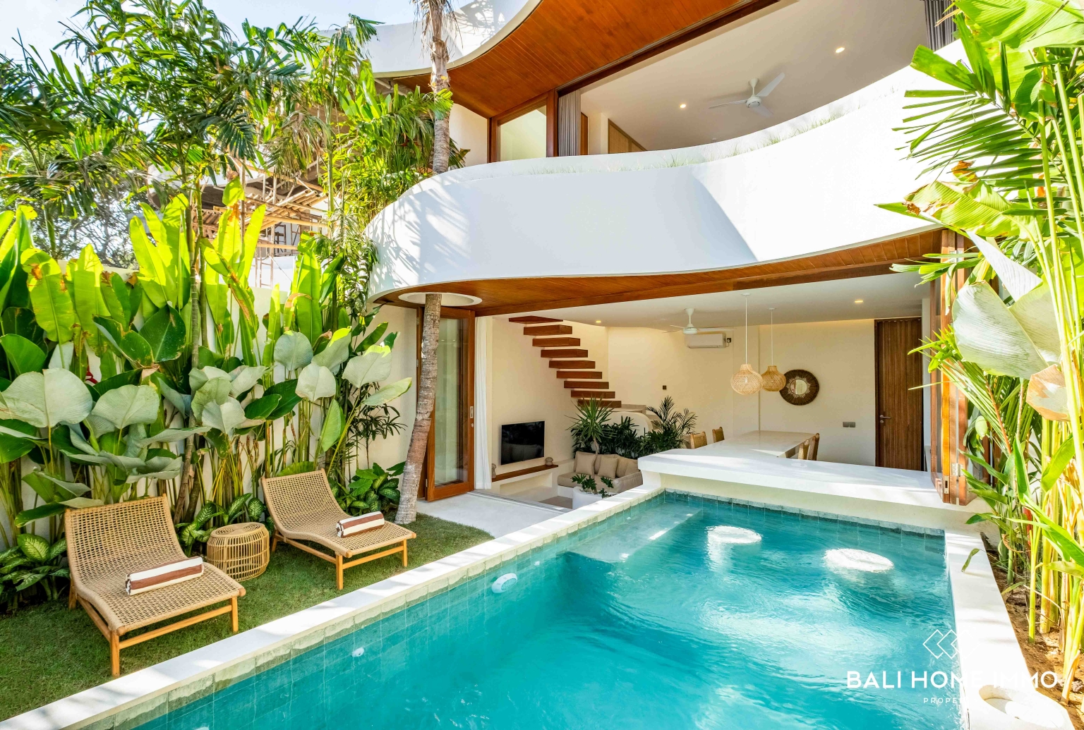 BEAUTIFUL 2 BEDROOMS WITH OCEAN VIEW VILLA FOR SALE IN ULUWATU NEAR ALILA BEACH view 3