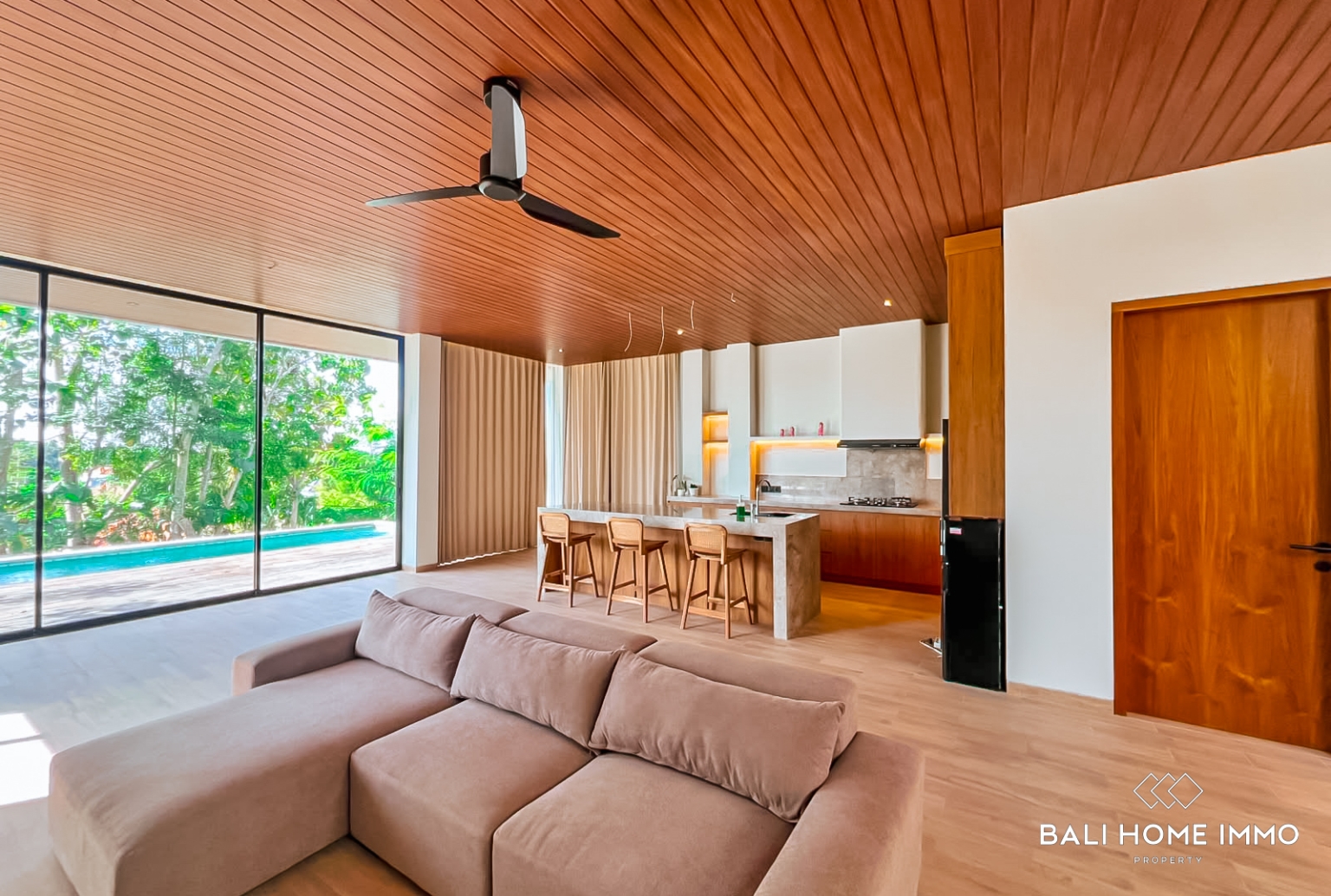 BEAUTIFUL 3 BEDROOM VILLA FOR SALE LEASEHOLD IN PECATU view 5