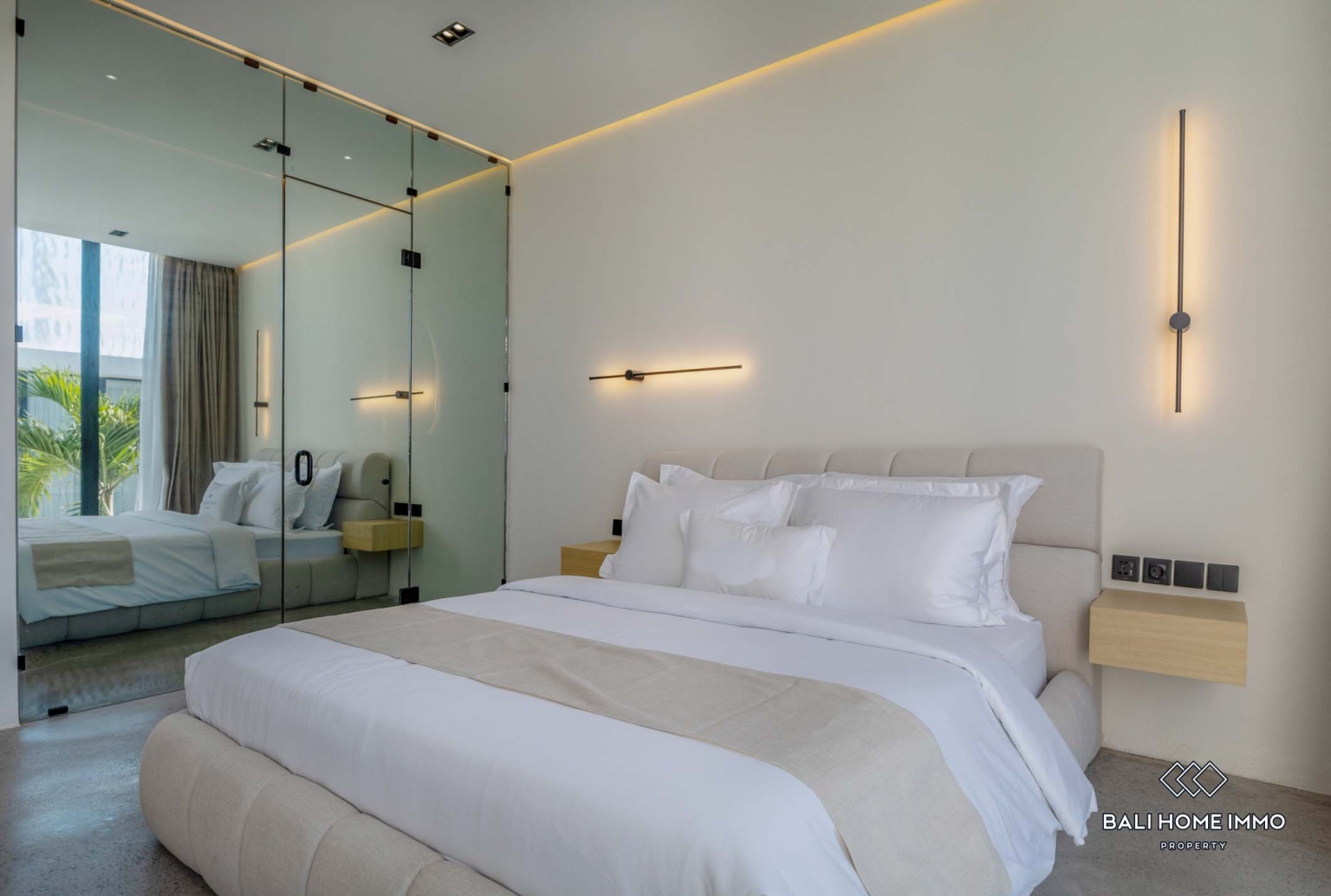 beautiful 3 Bedrooms private villa inside a villa complex for monthly rental in Canggu Berawa view 6