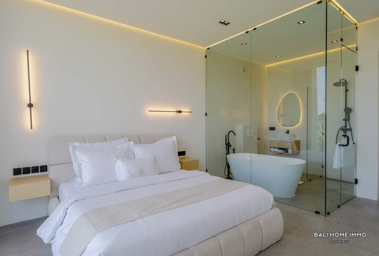 beautiful 3 Bedrooms private villa inside a villa complex for monthly rental in Canggu Berawa view 13