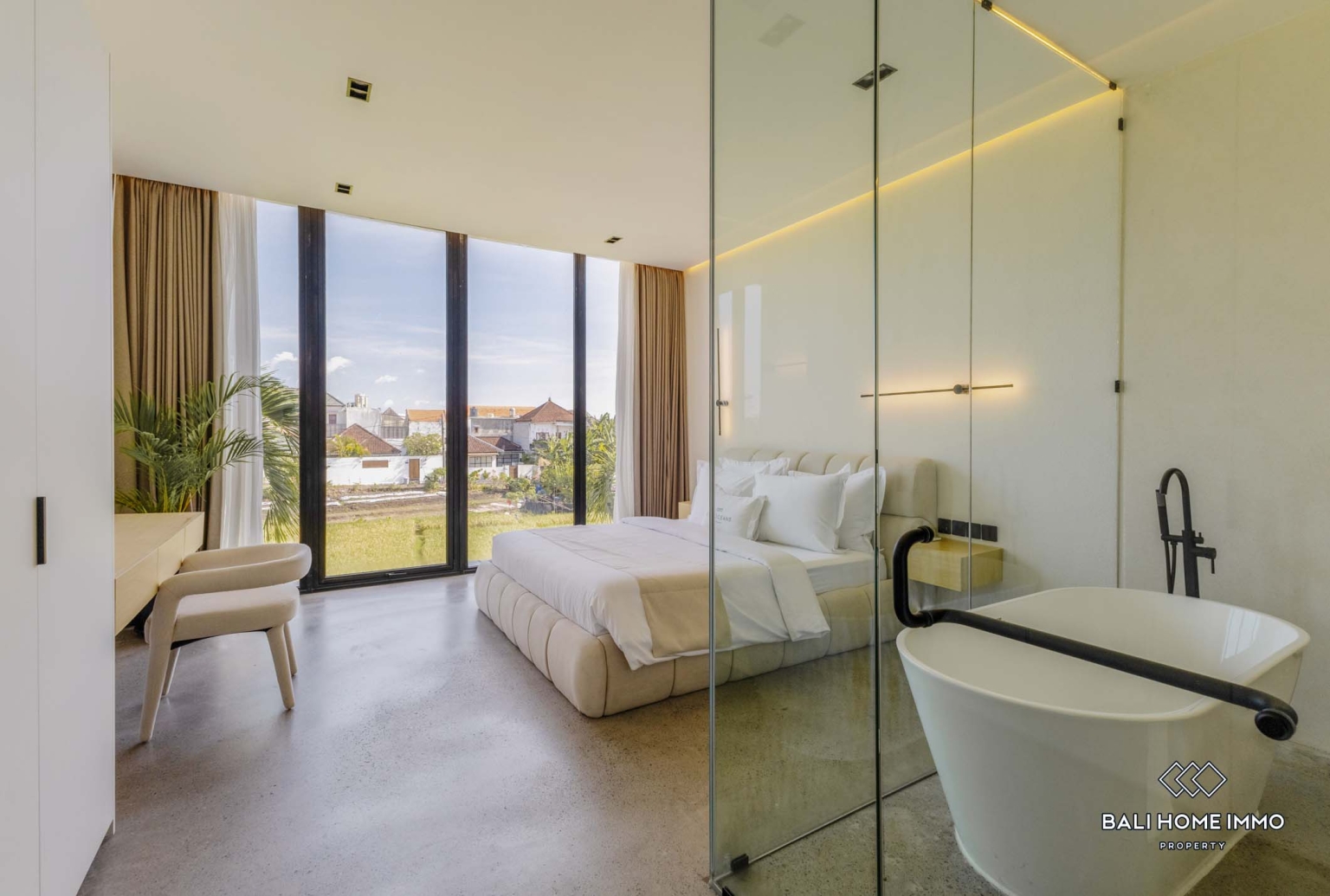 beautiful 3 Bedrooms private villa inside a villa complex for monthly rental in Canggu Berawa view 12