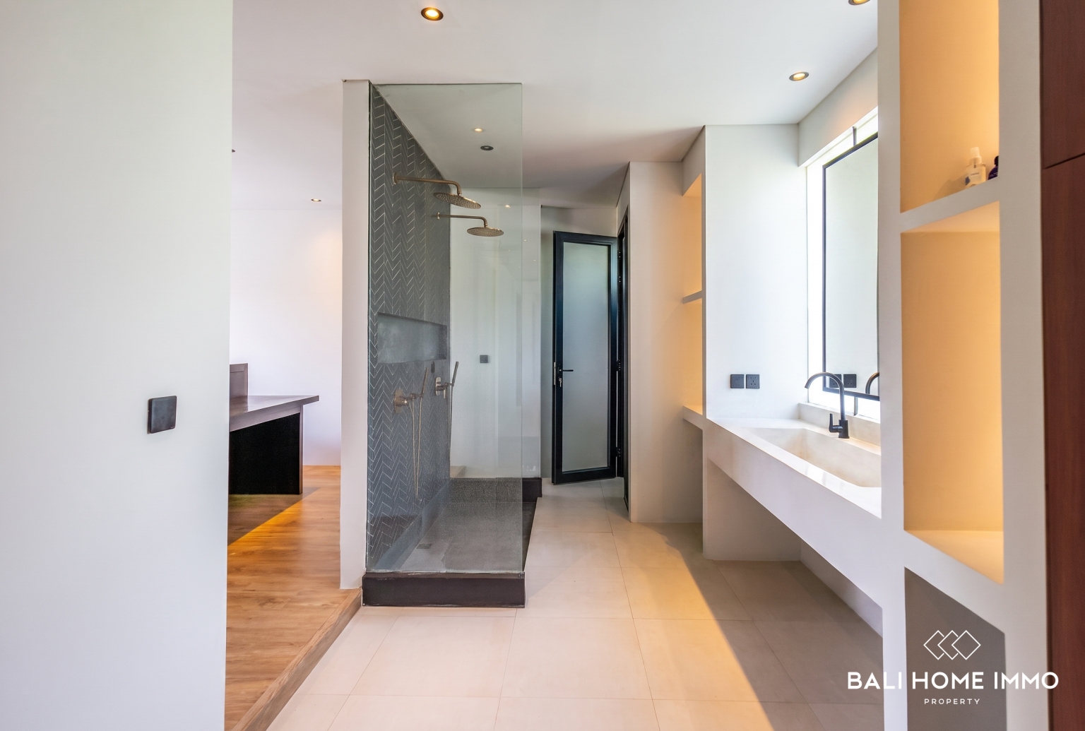 Beautiful 3 bedrooms villa for sale leasehold in Bali Canggu residential side view 20
