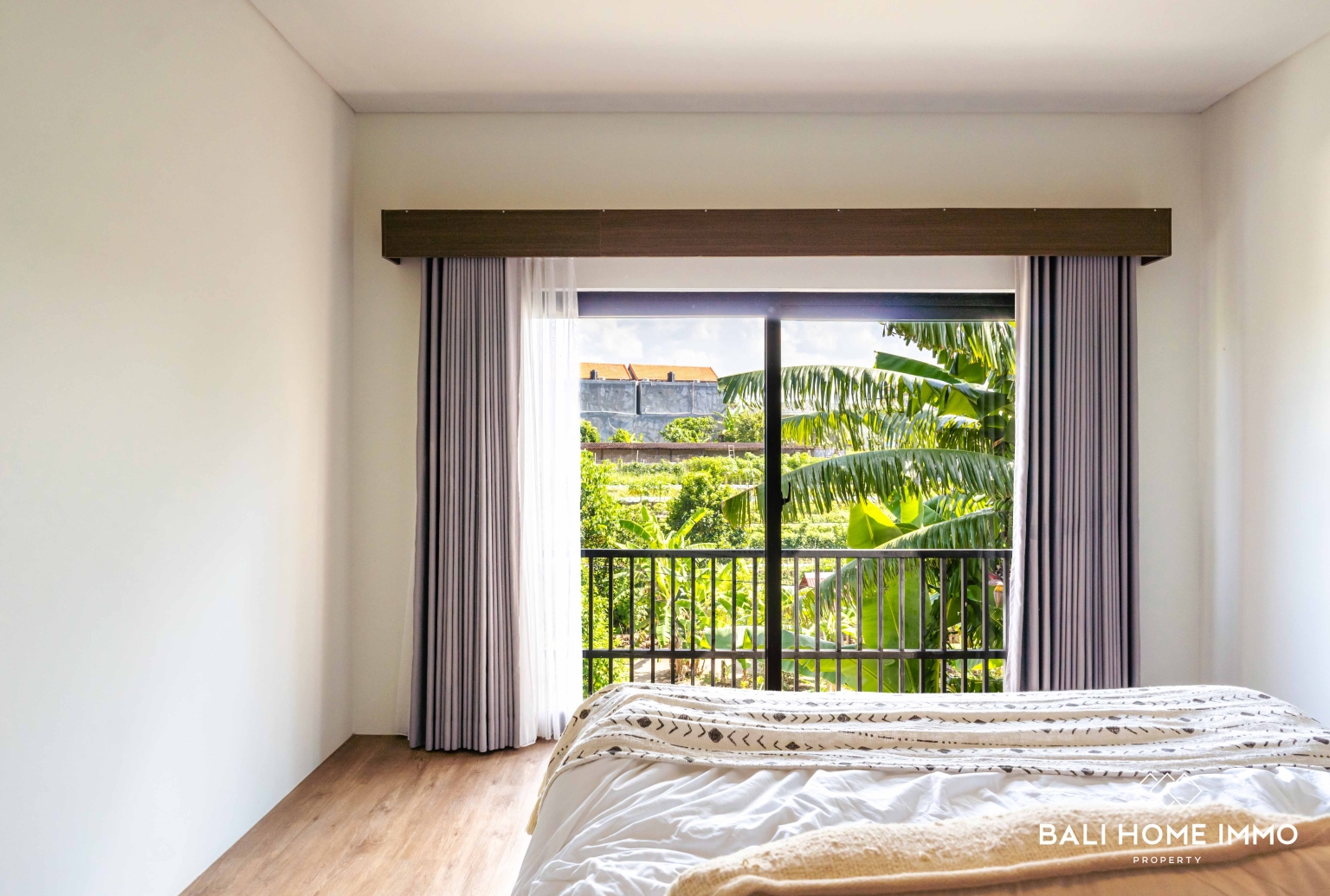 Beautiful 3 bedrooms villa for sale leasehold in Bali Canggu residential side view 15
