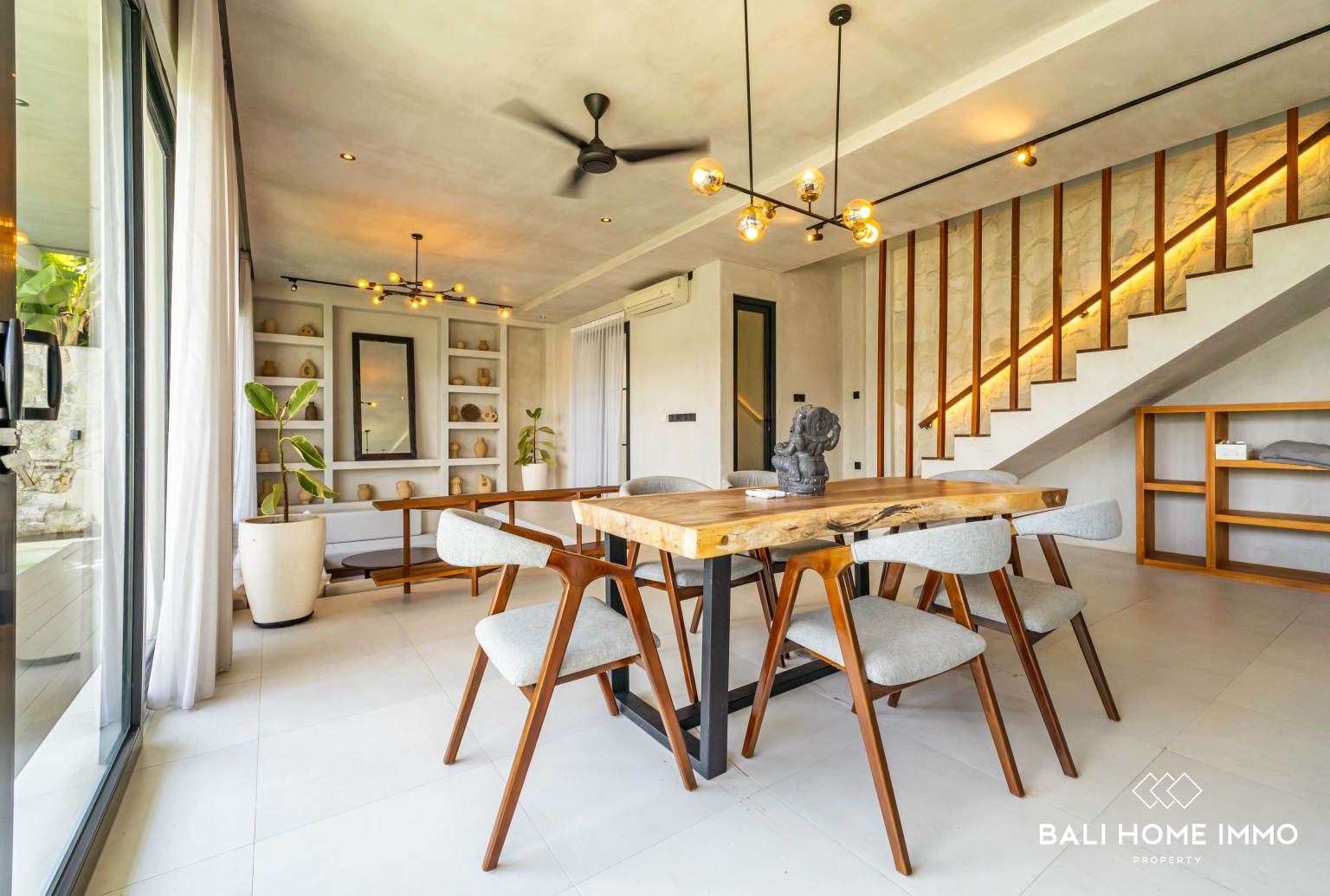 Beautiful 3 bedrooms villa for sale leasehold in Bali Canggu residential side view 6