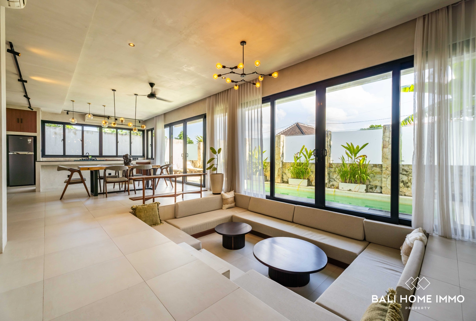 Beautiful 3 bedrooms villa for sale leasehold in Bali Canggu residential side view 4