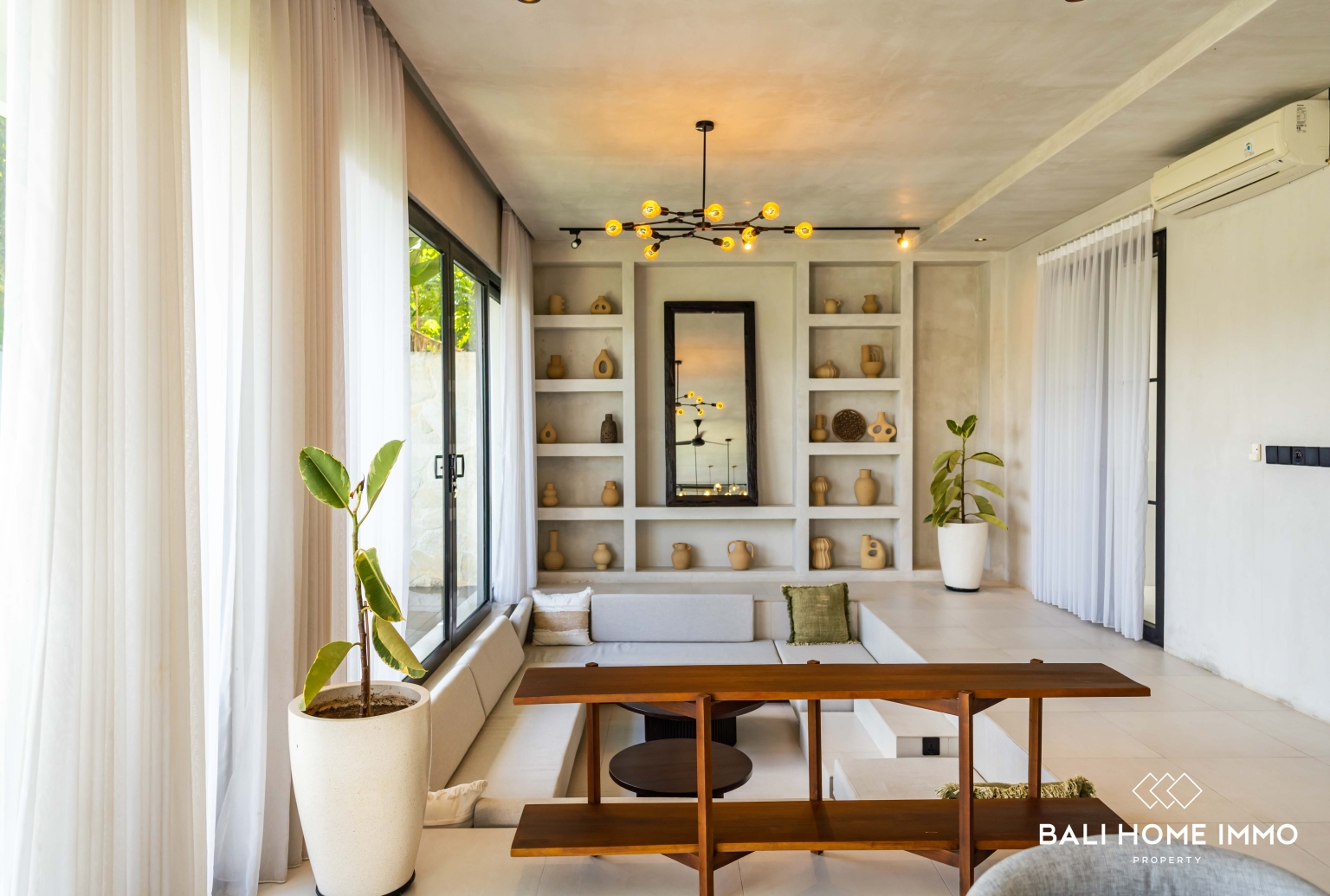 Beautiful 3 bedrooms villa for sale leasehold in Bali Canggu residential side view 7