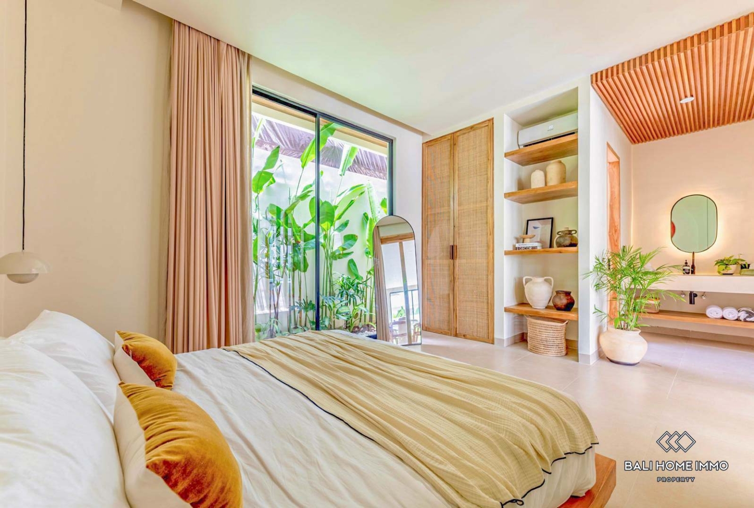 Beautiful 3 Bedrooms villa for sale leasehold in Bali, Pererenan, Tumbak Bayuh view 5