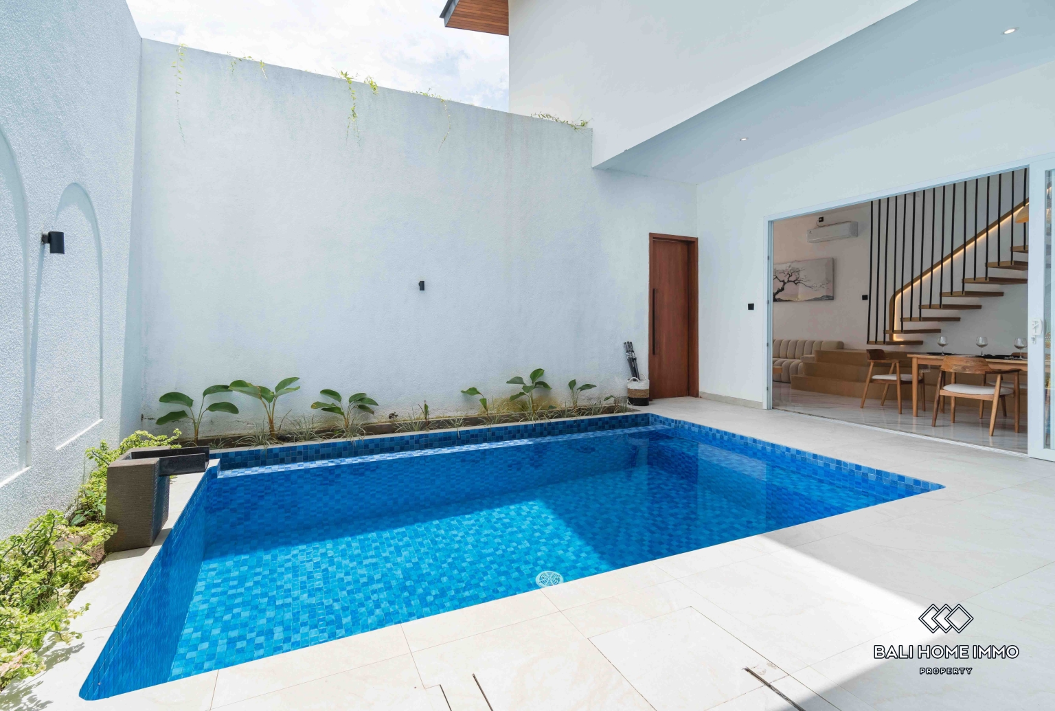 BEAUTIFUL 3 BEDROOMS VILLA FOR SALE & RENT IN BALI - JIMBARAN view 2