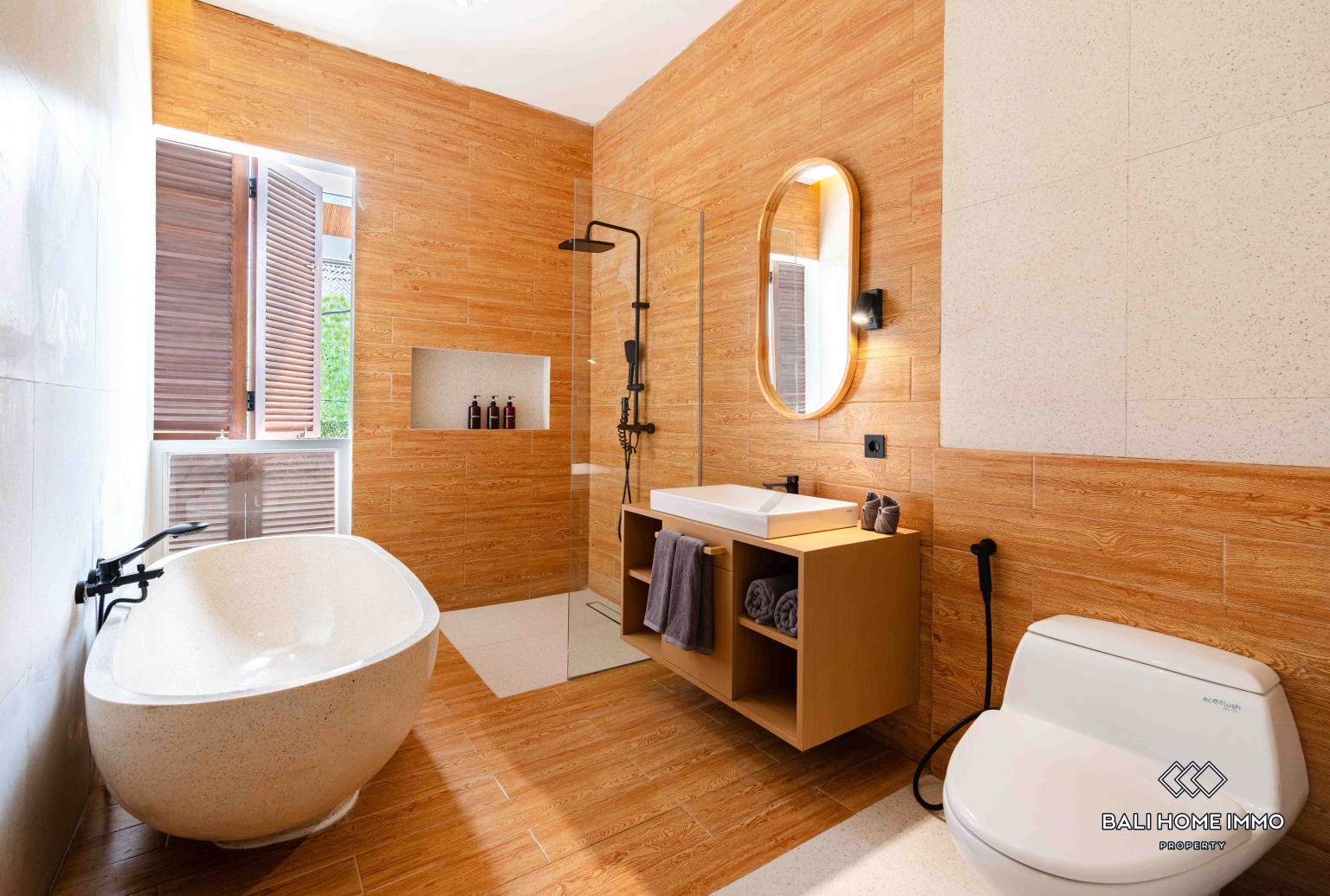 BEAUTIFUL 3 BEDROOMS VILLA FOR SALE & RENT IN BALI - JIMBARAN view 22