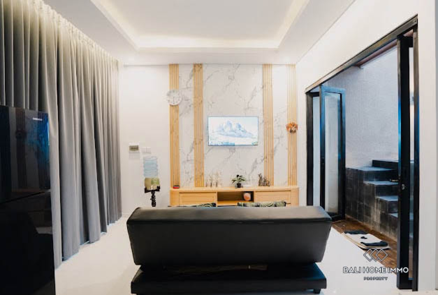 BEAUTIFUL 3 BEDROOMS VILLA FOR YEARLY and MONTHLY  RENTAL IN BALI NORTH NUSA DUA view 3