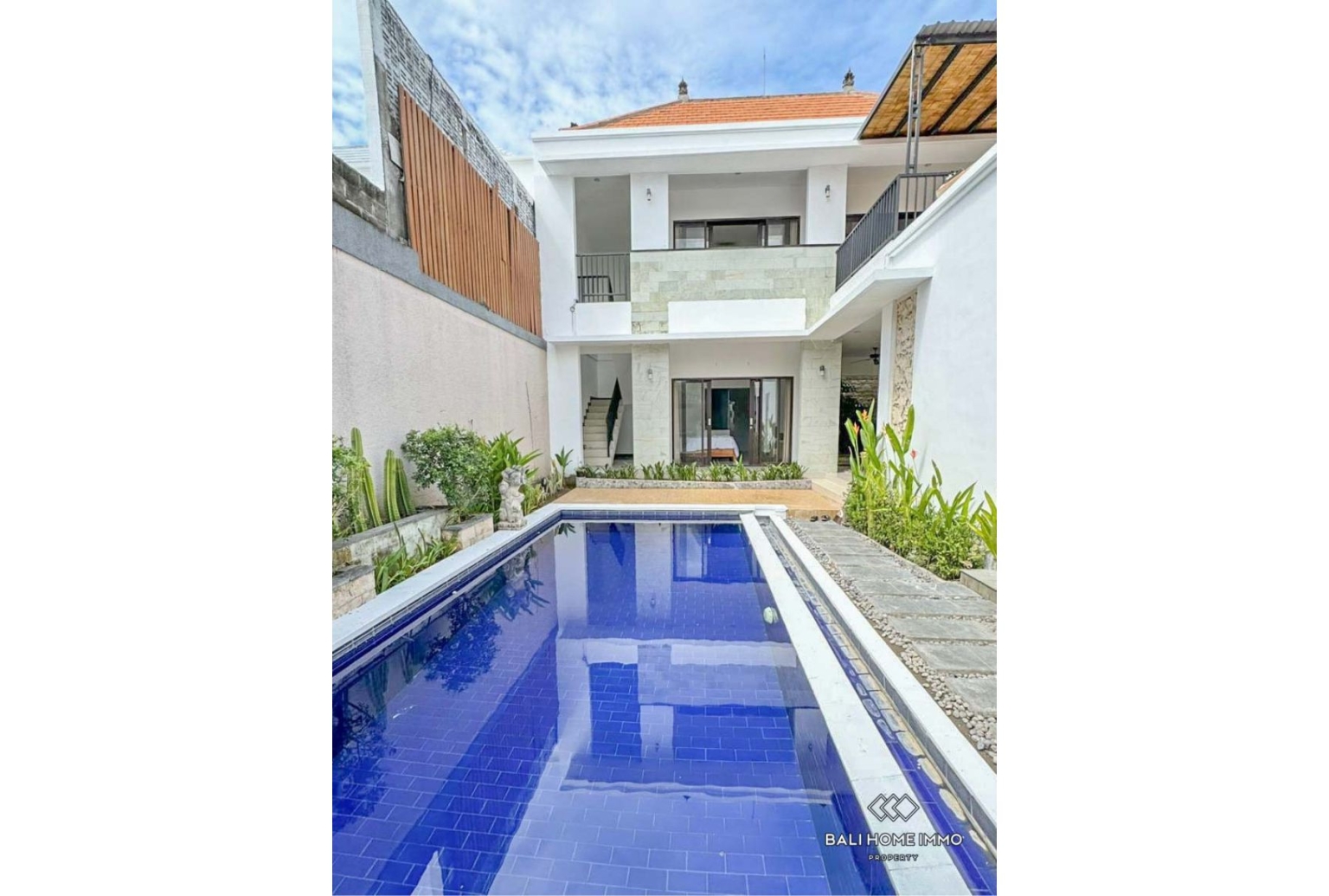 Beautiful 3 bedrooms villa for Yearly rental in Bali - Pererenan view 2