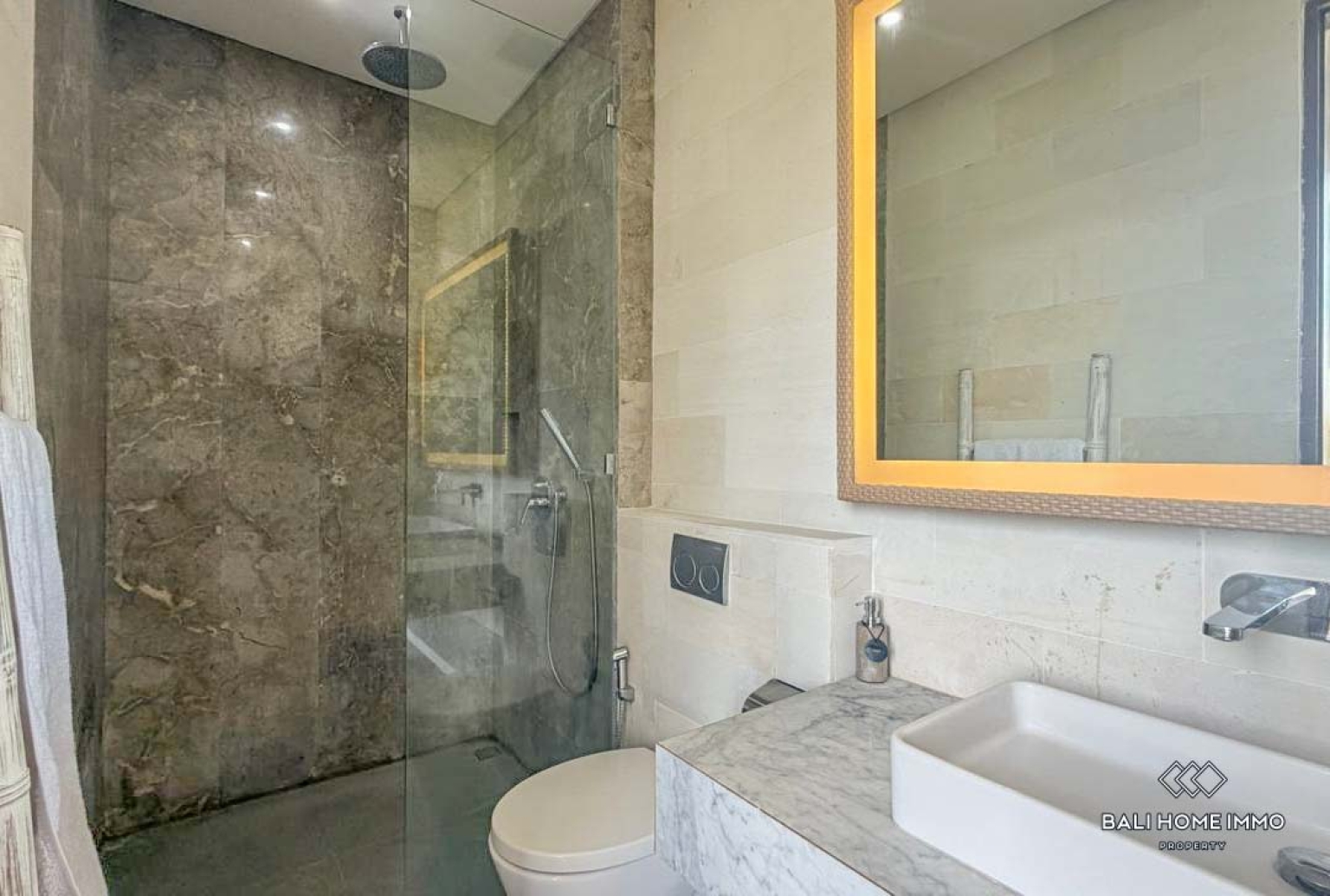Beautiful 3 Bedrooms villa plus rooftop for yearly rental in Bali near cemagi beach view 23