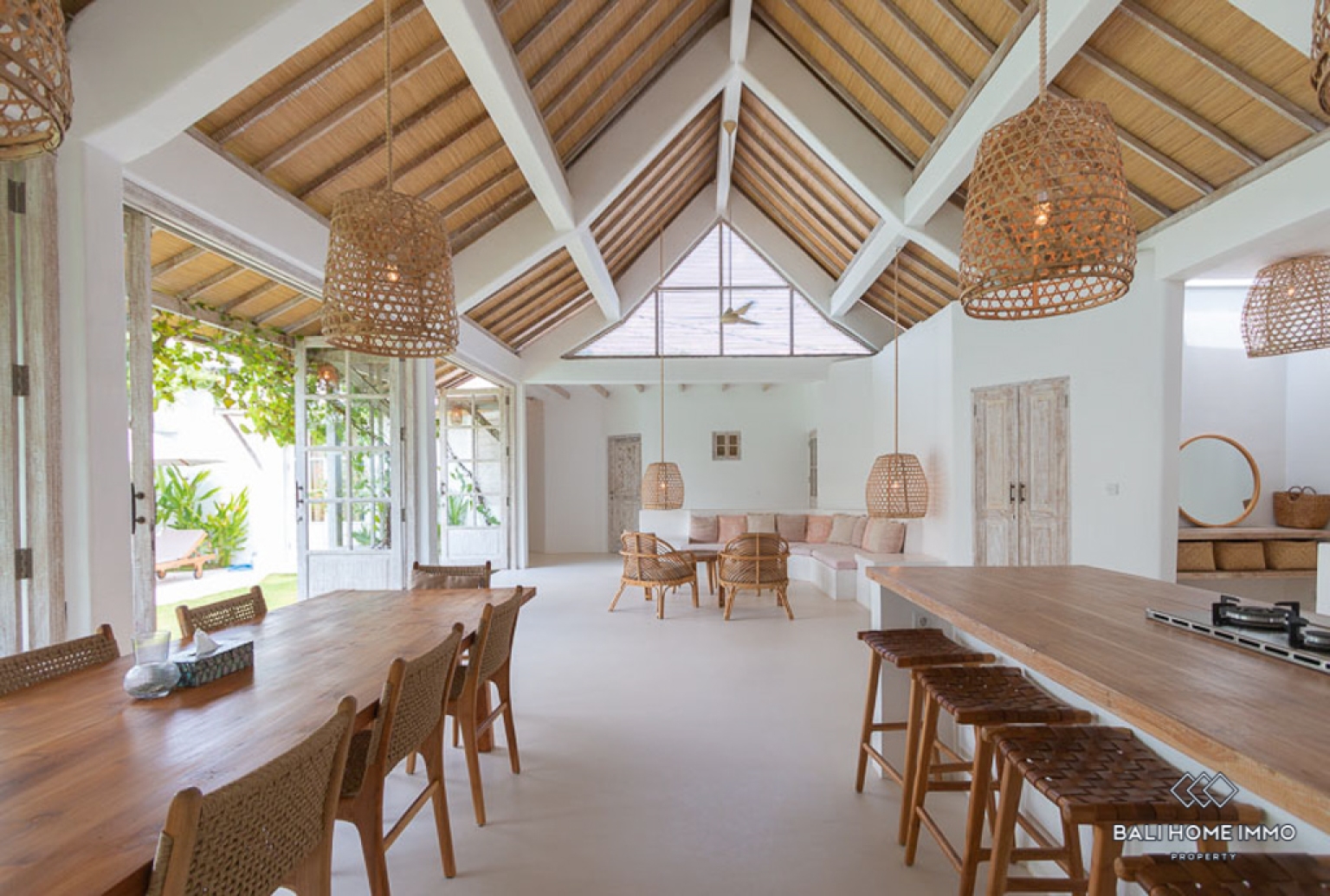 Villa Indah 4 Kamar Disewakan di Bali Umalas view 6