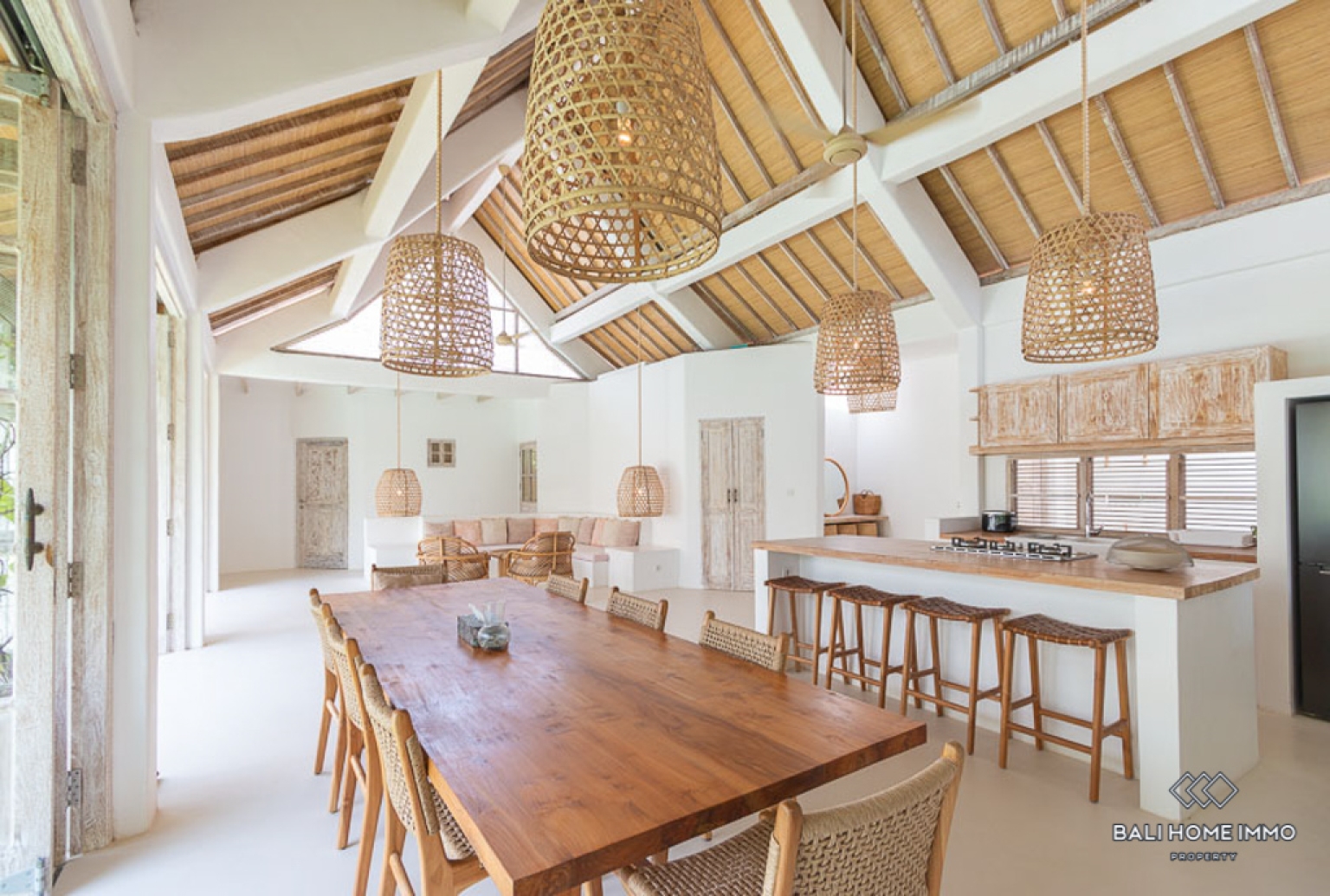 Villa Indah 4 Kamar Disewakan di Bali Umalas view 5