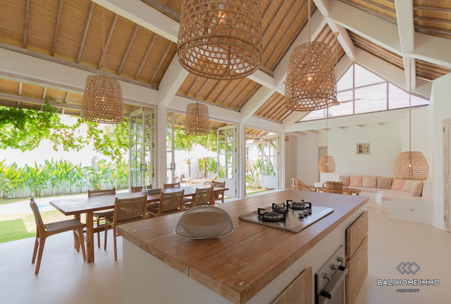 Villa Indah 4 Kamar Disewakan di Bali Umalas view 7
